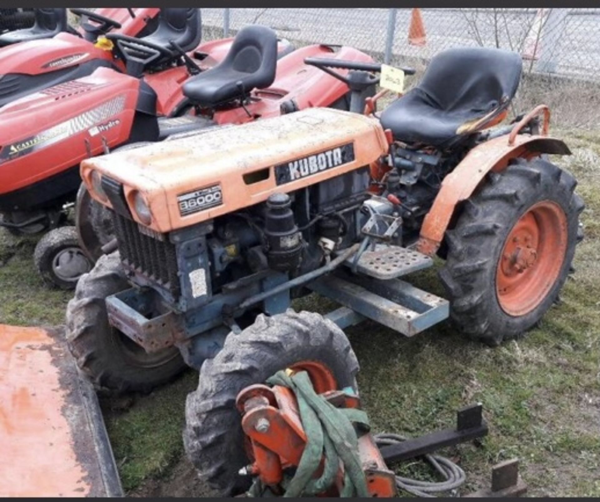 KUBOTA B600 4X4 TRACTOR WITH SNOW PLOUGH LOCATION NORTHERN IRELAND. - Image 4 of 8