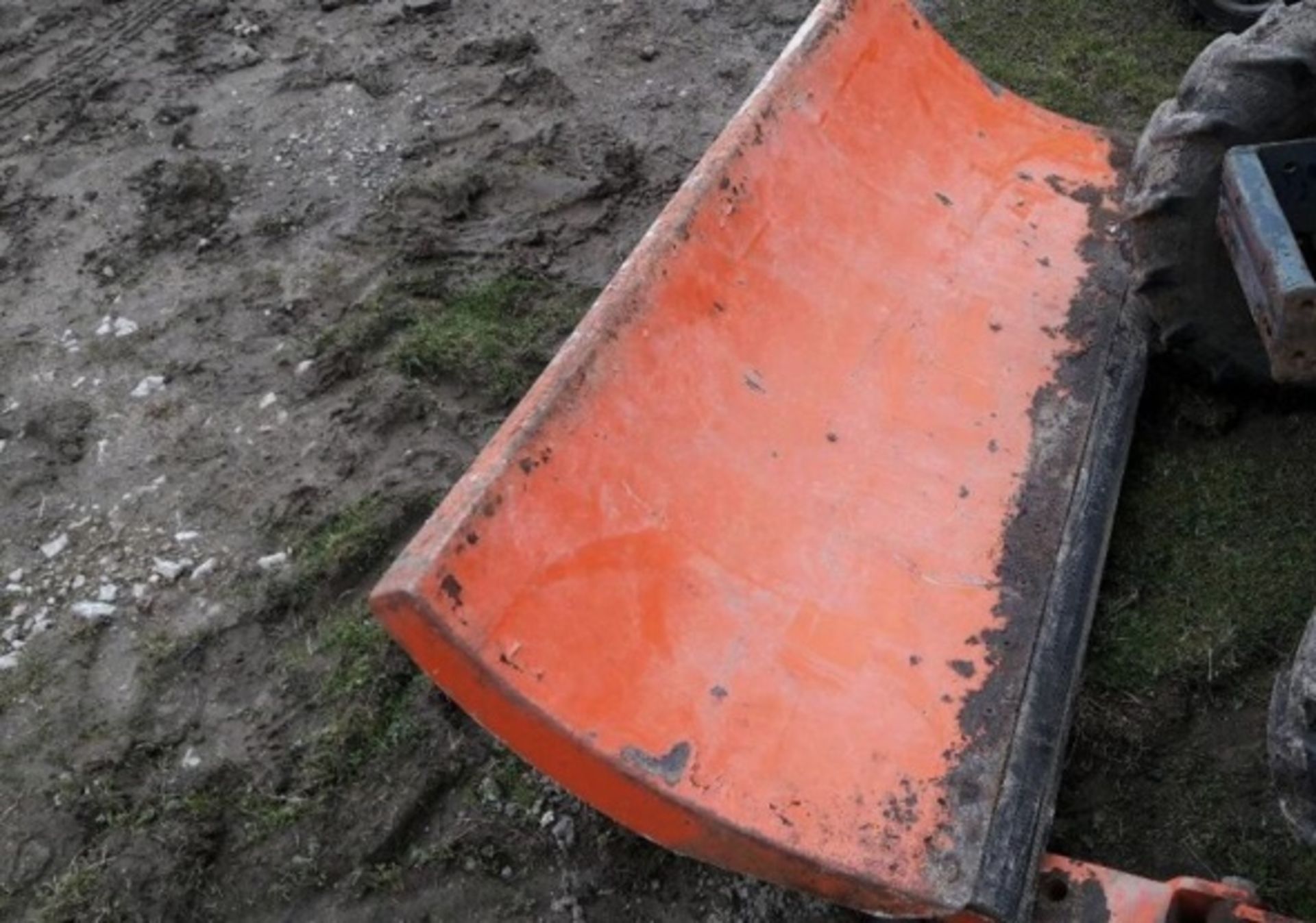 KUBOTA B600 4X4 TRACTOR WITH SNOW PLOUGH LOCATION NORTHERN IRELAND. - Image 5 of 8