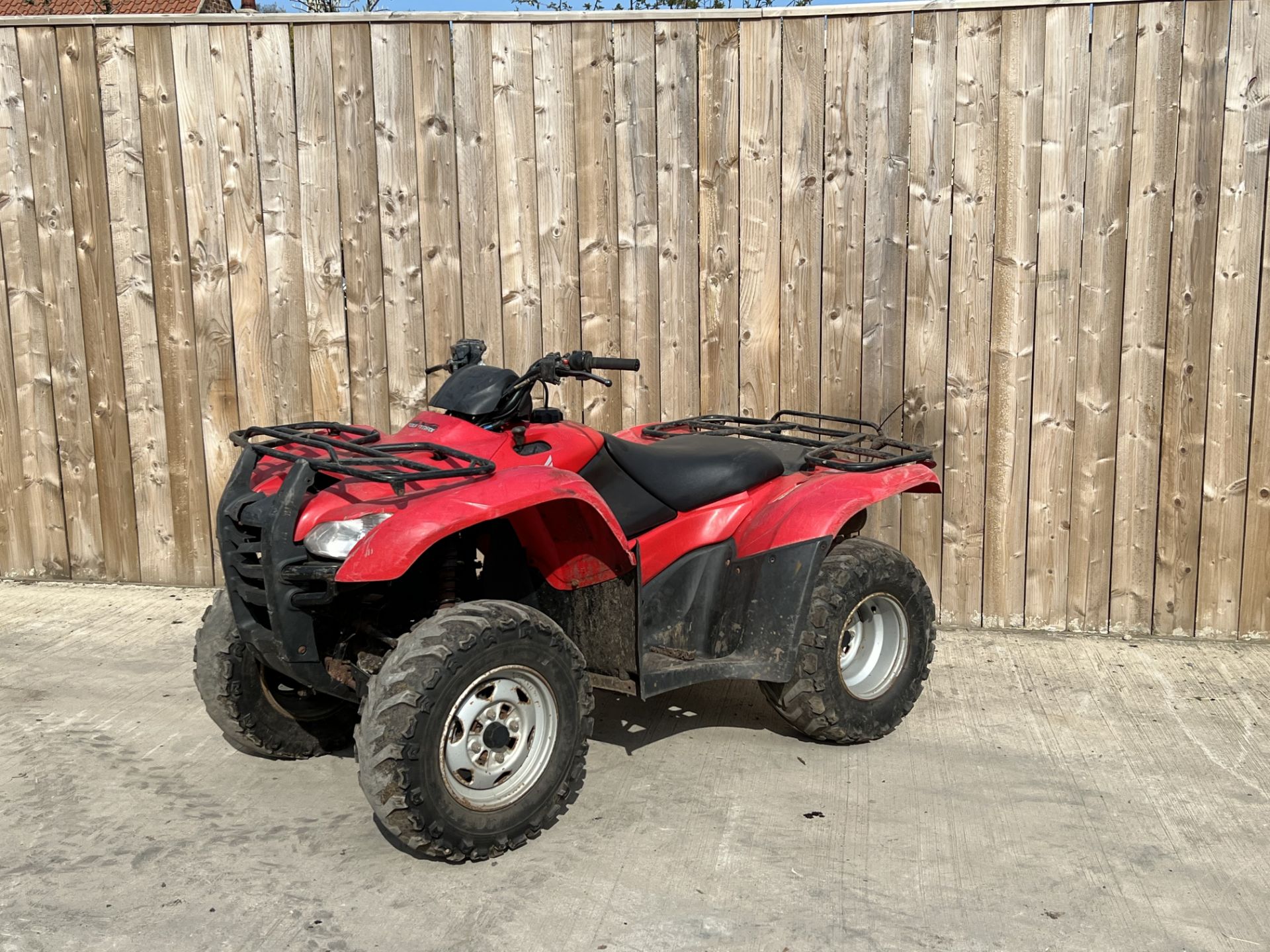 HONDA FOURTRAX 420 QUAD 2011 .LOCATED IN NORTH YORKSHIRE. - Image 3 of 4