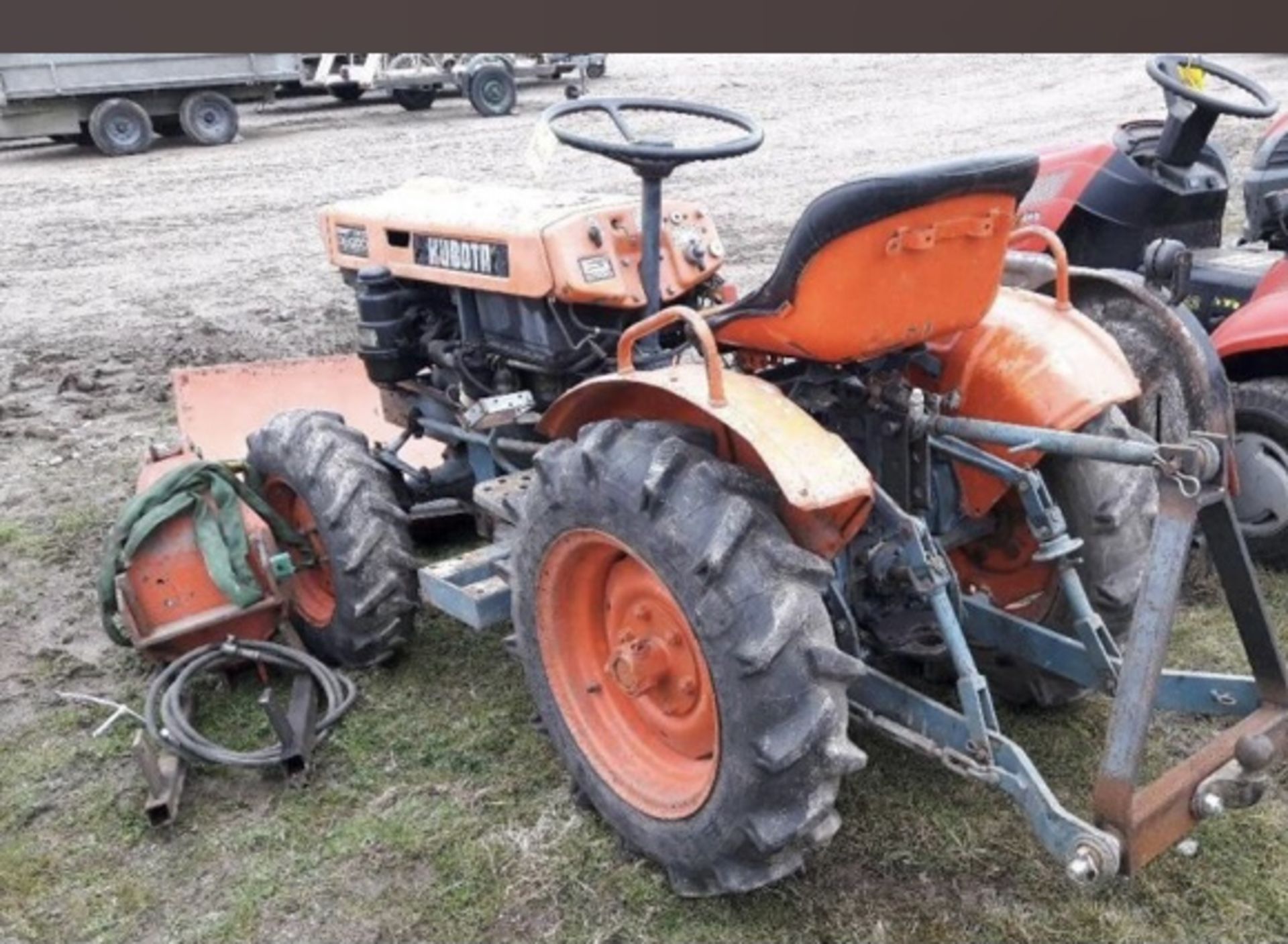 KUBOTA B600 4X4 TRACTOR WITH SNOW PLOUGH LOCATION NORTHERN IRELAND. - Image 2 of 8