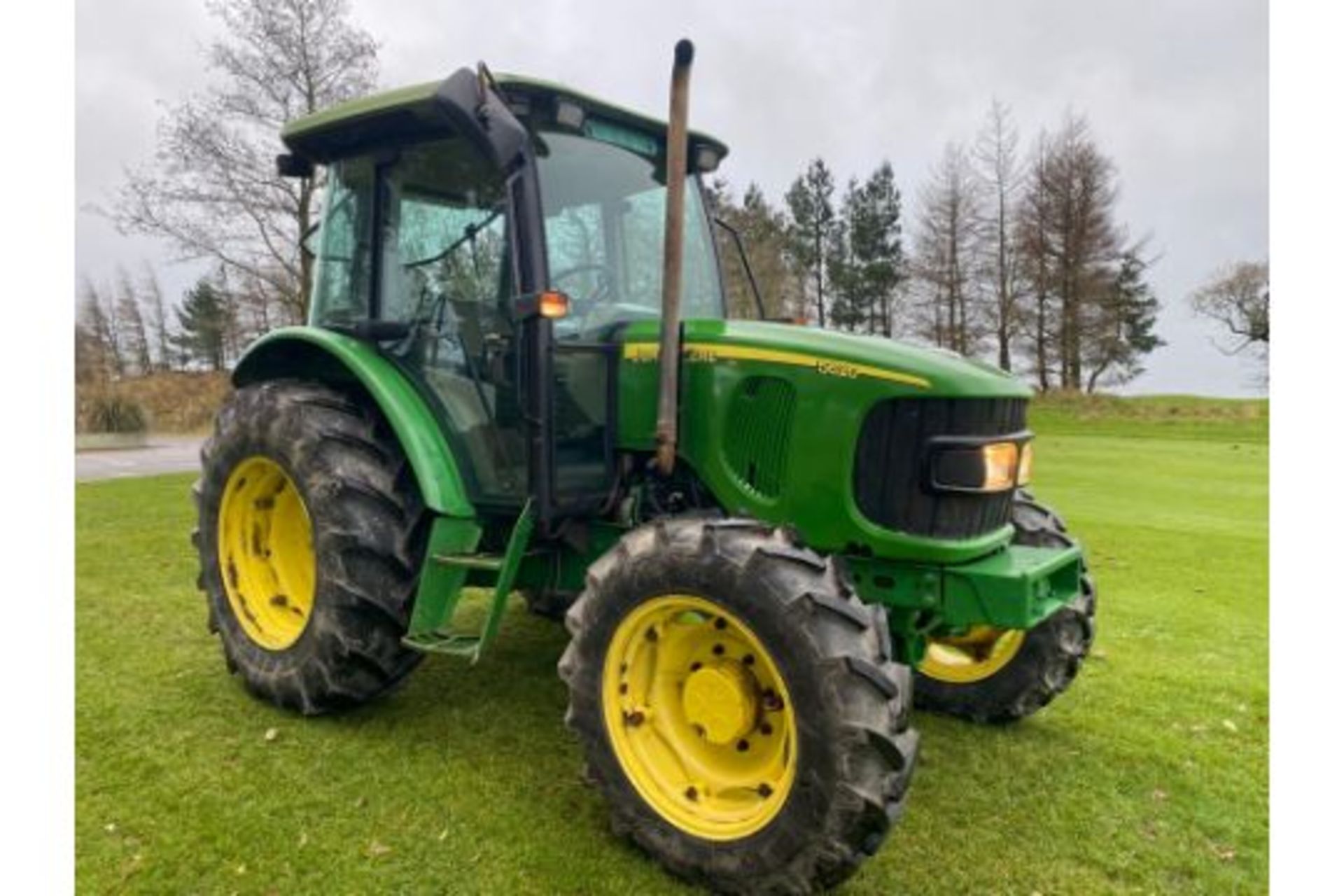 JOHN DEERE 5620 4WD TRACTOR - Image 3 of 10