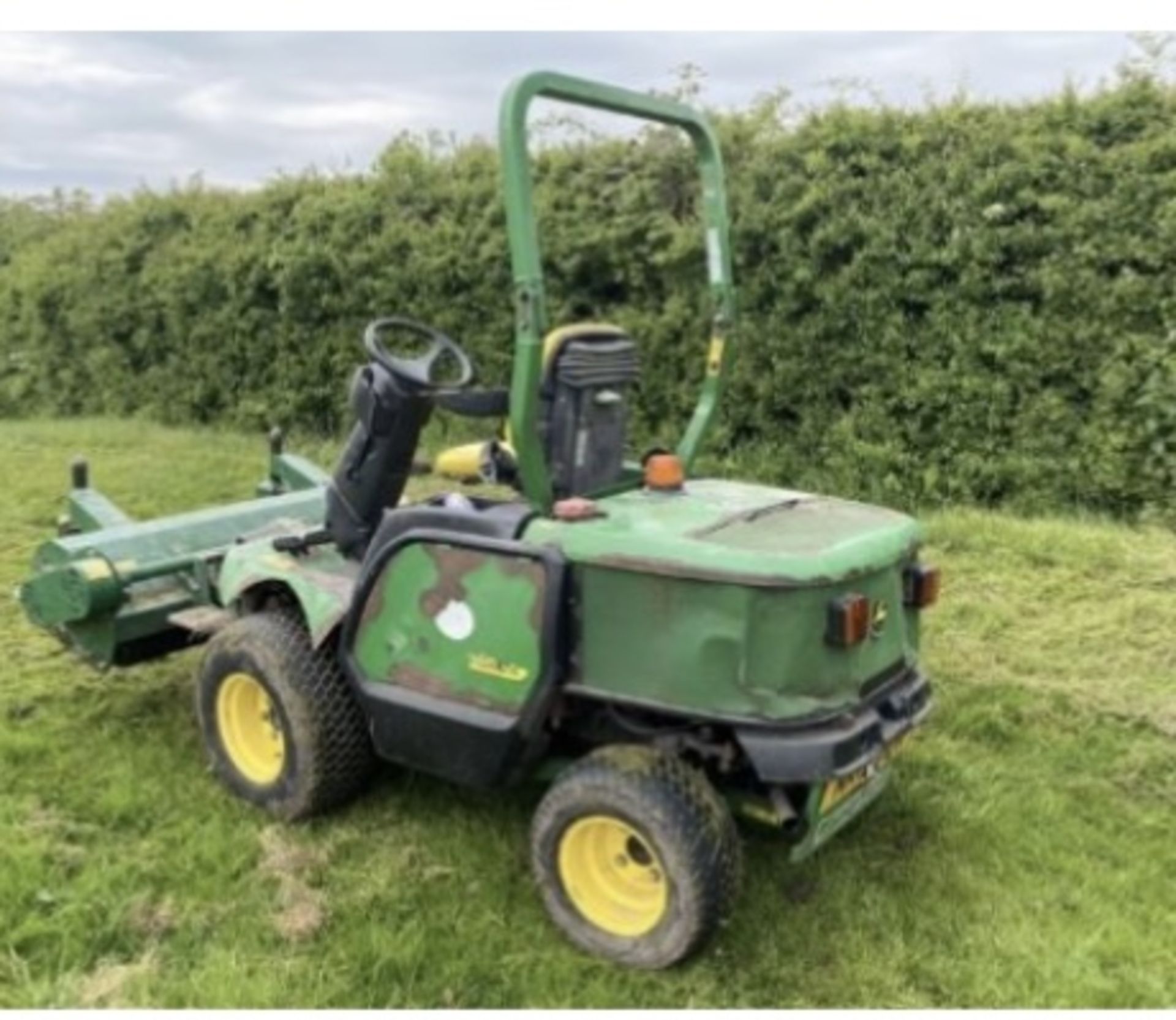 JOHN DEERE OUTFRONT FLAIL MOWER YEAR: 2012 (ROAD REGISTERED STARTS RUNS DRIVES & CUTS MAJOR FLAIL - Image 3 of 3
