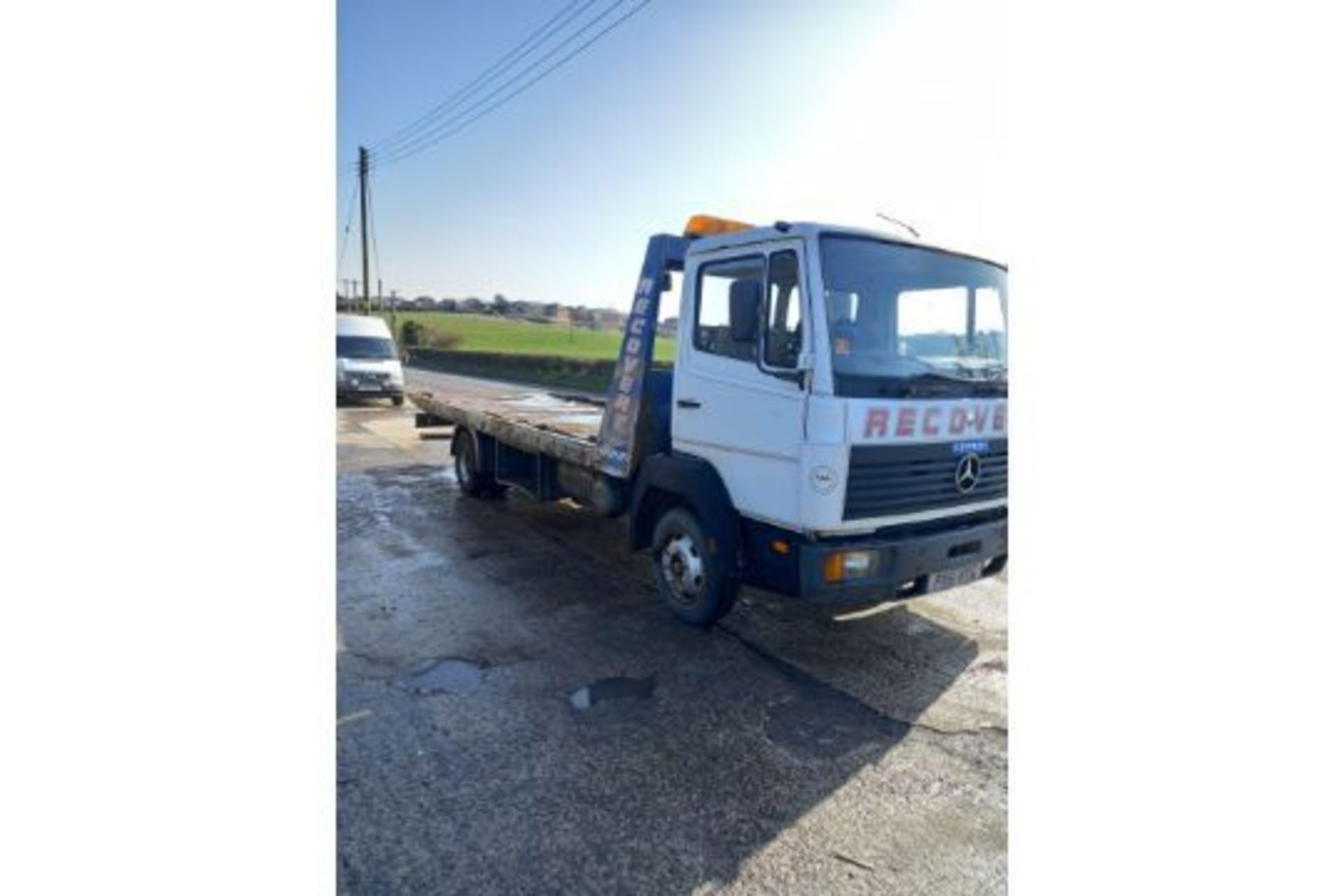 1997 MERCEDES LK900 RECOVERY TRUCK NO PSV REQUIRED