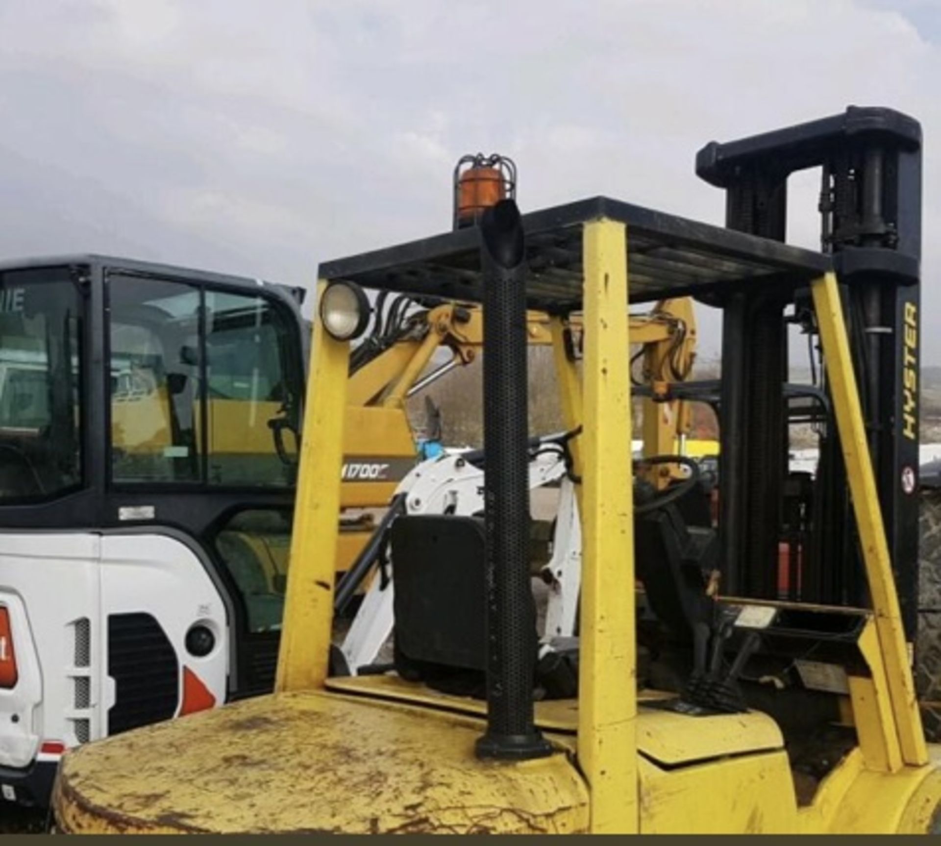 HYSTER MODEL 3.00 DIESEL FORKLIFT - Image 3 of 7