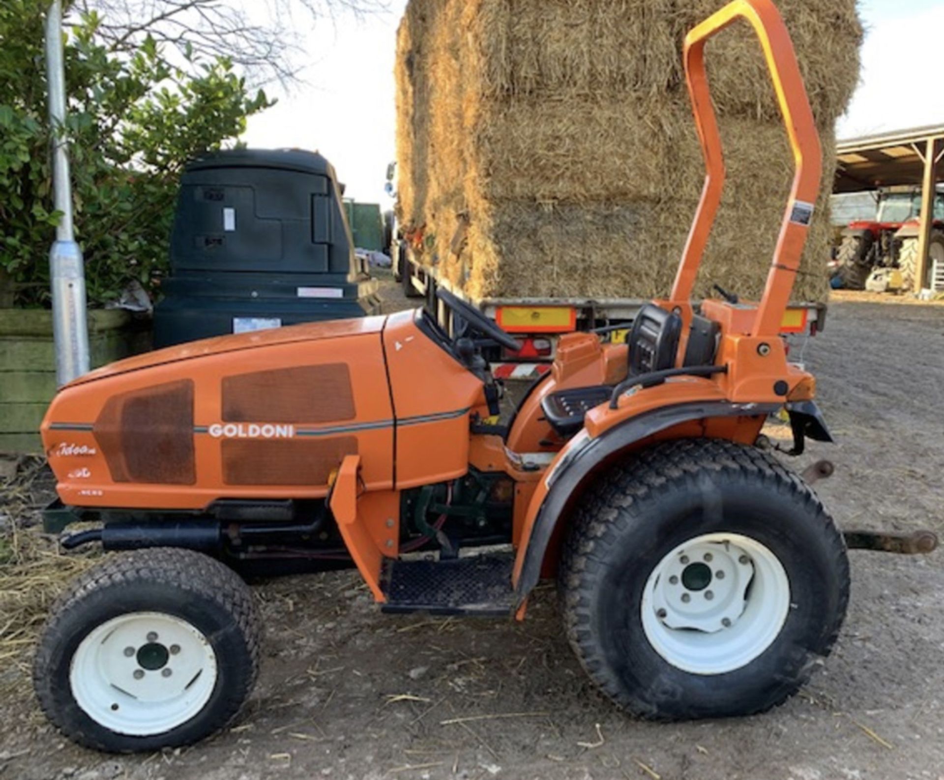 JAH GOLDONI 26HP COMPACT TRACTOR # PTO  3 POINT LINKAGE NO VAT STARTS RUNS & DRIVES  PERKINS - Image 3 of 6