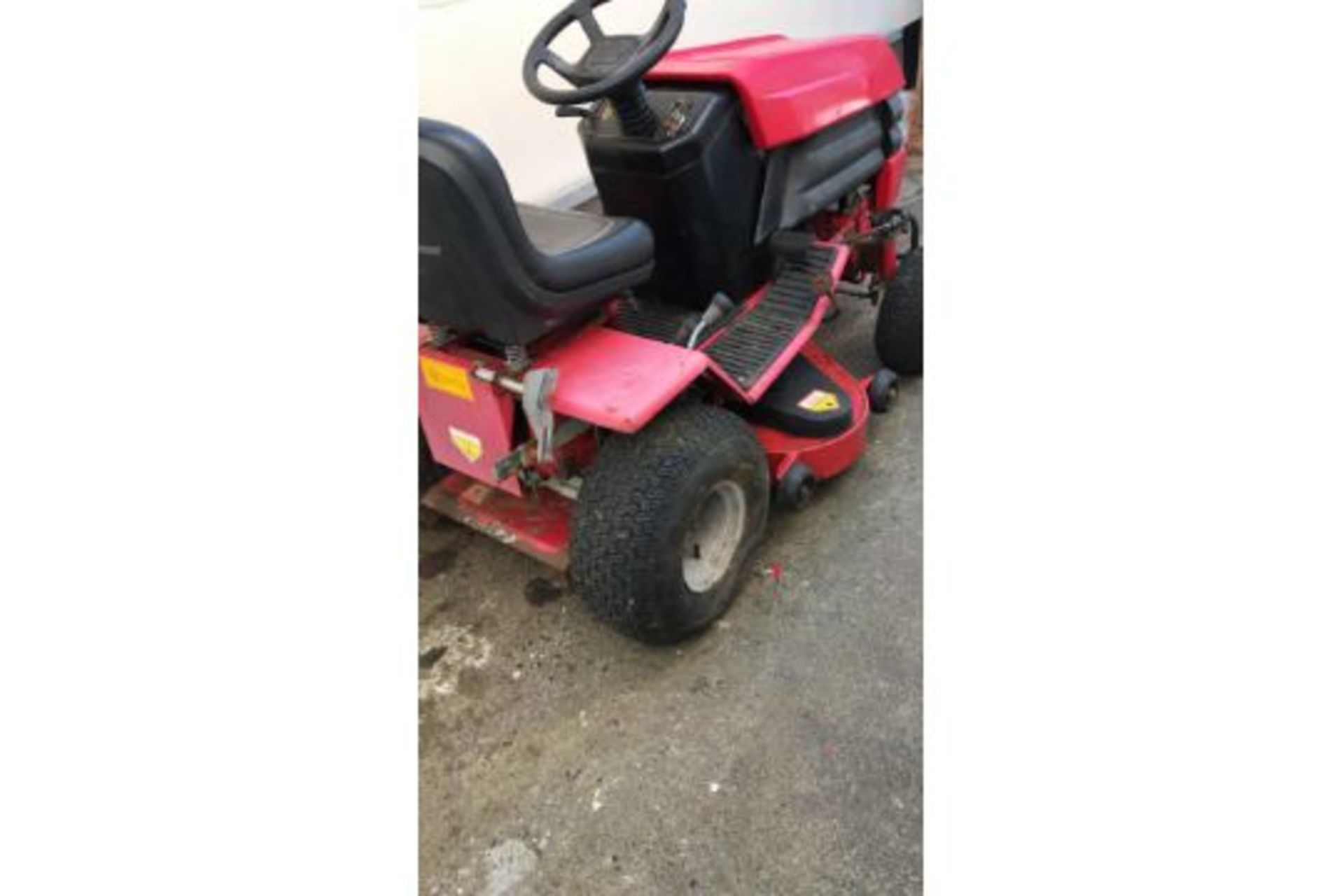 WESTWOOD S1300 RIDE ON MOWER LOCATED IN NORTRHERN IRELAND. - Image 4 of 6