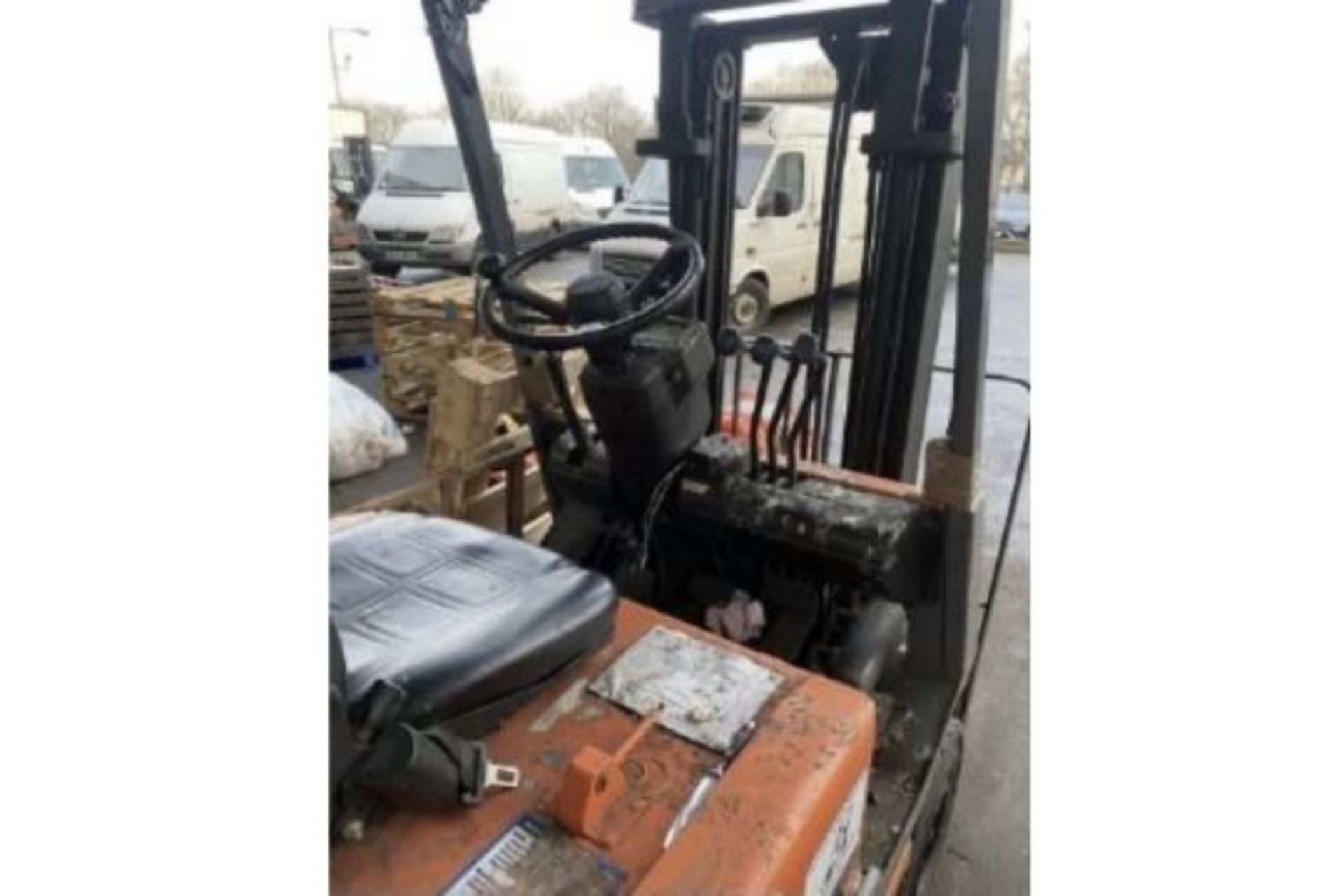 ELECTRIC FORKLIFT LOCATED IN NORTH YORKSHIRE. - Image 4 of 4