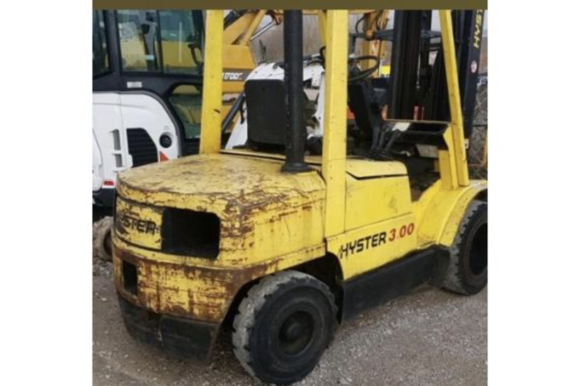 HYSTER MODEL 3.00 DIESEL FORKLIFT STARTS RUNS AND LIFTS PLUS  VAT LOCATED IN NORTHERN IRELAND. - Image 7 of 7