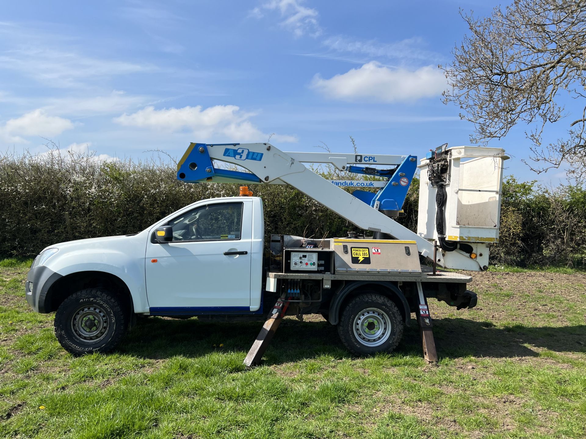 2016 ISUZU D-MAX CHERRY PICKER ACCESS PLATFORM 1 OWNER FROM NEW  MILLAGE: 82,897 4X4 HIGH & LOW - Image 5 of 5