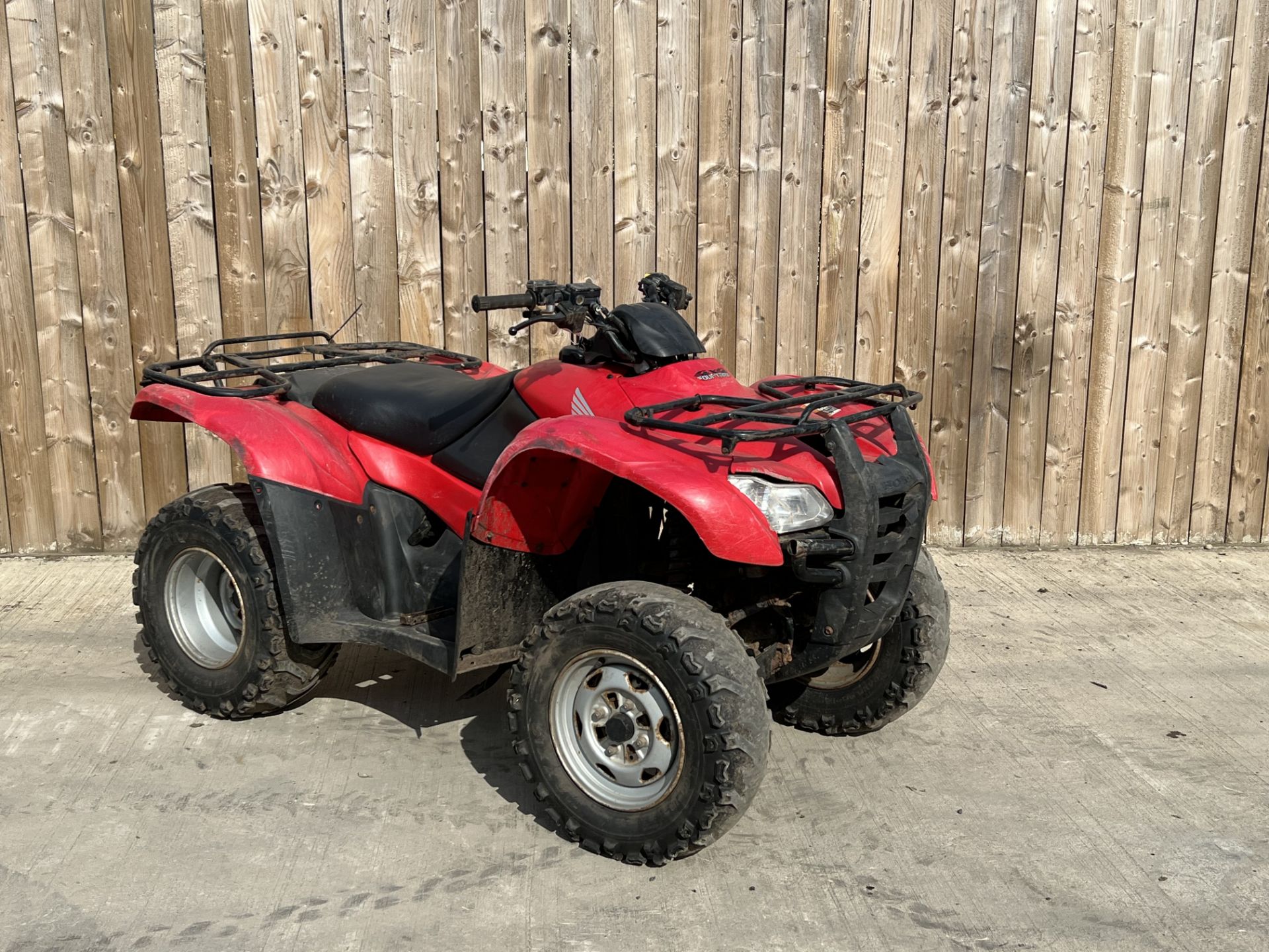 HONDA FOURTRAX 420 QUAD 2011.STARTS RUNS AND DRIVES 2/4 WD PLUS VAT LOCATED IN NORTH YORKSHIRE.