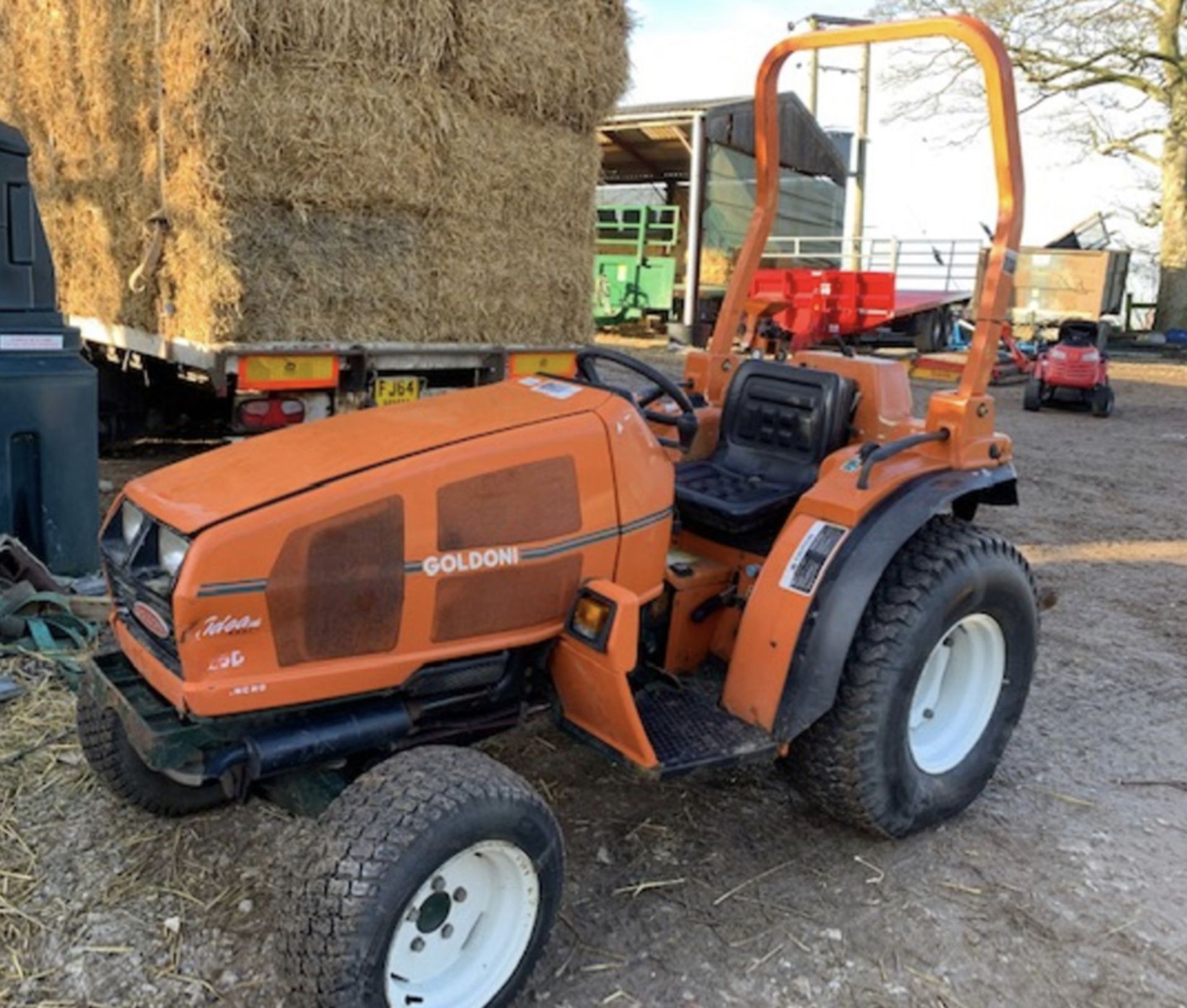 JAH GOLDONI 26HP COMPACT TRACTOR # PTO  3 POINT LINKAGE NO VAT STARTS RUNS & DRIVES  PERKINS