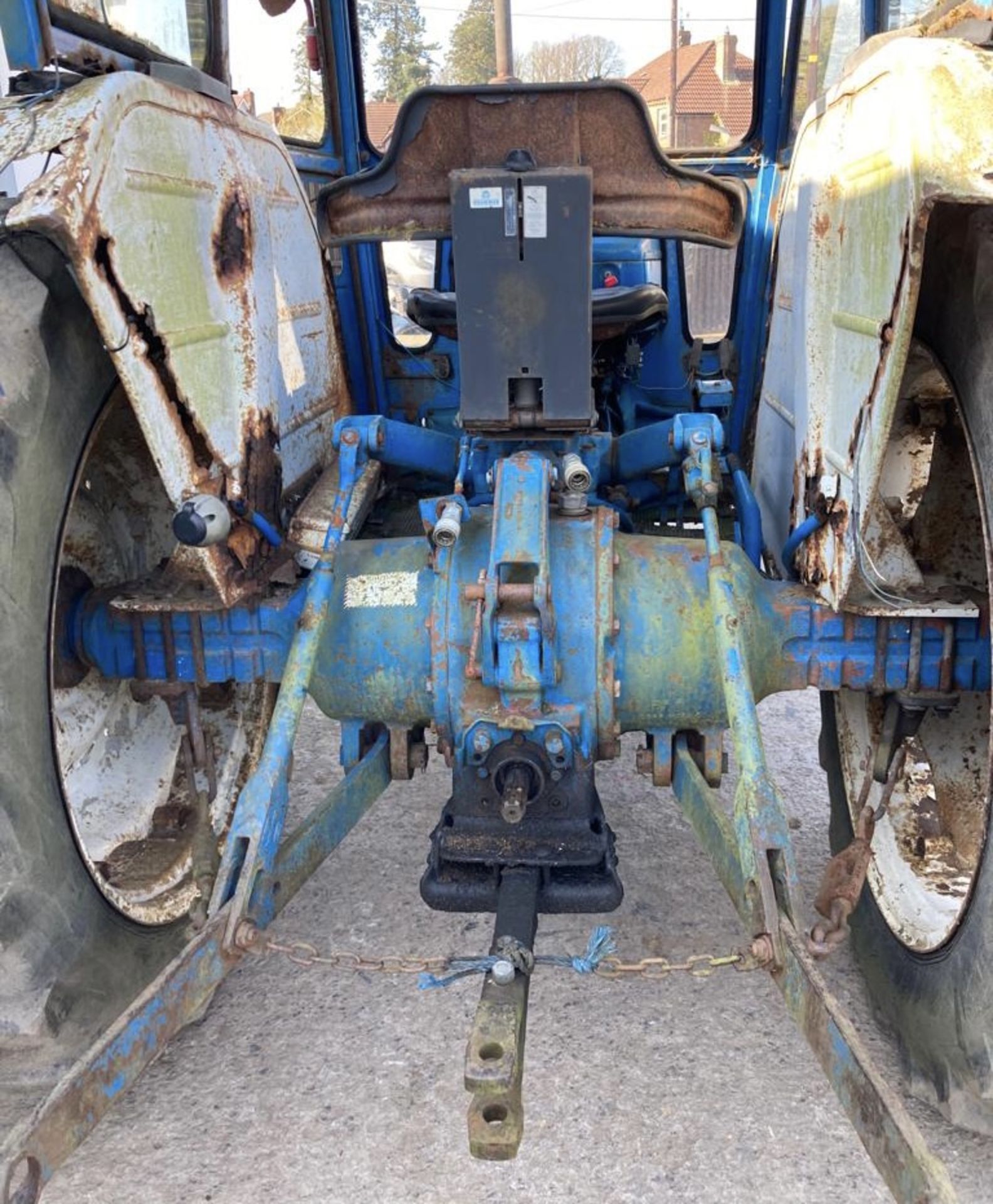 FORD 4100 TRACTOR WITH CAB.LOCATED IN NORTHERN IRELAND. - Image 4 of 6