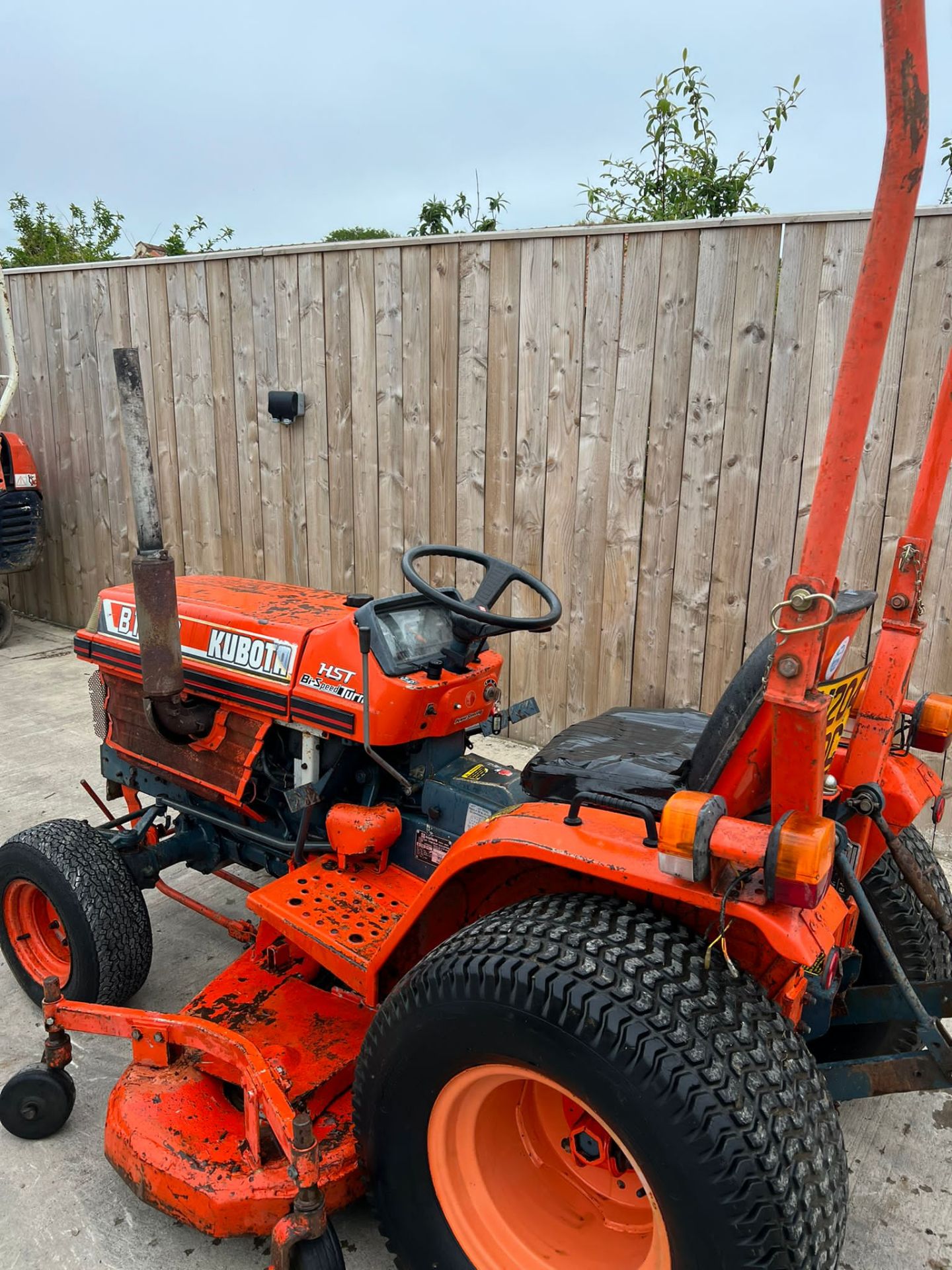 KUBOTA 4X4 COMACT TRACTOR MOWER.LOCATION NORTH YORKSHIRE. - Image 5 of 8