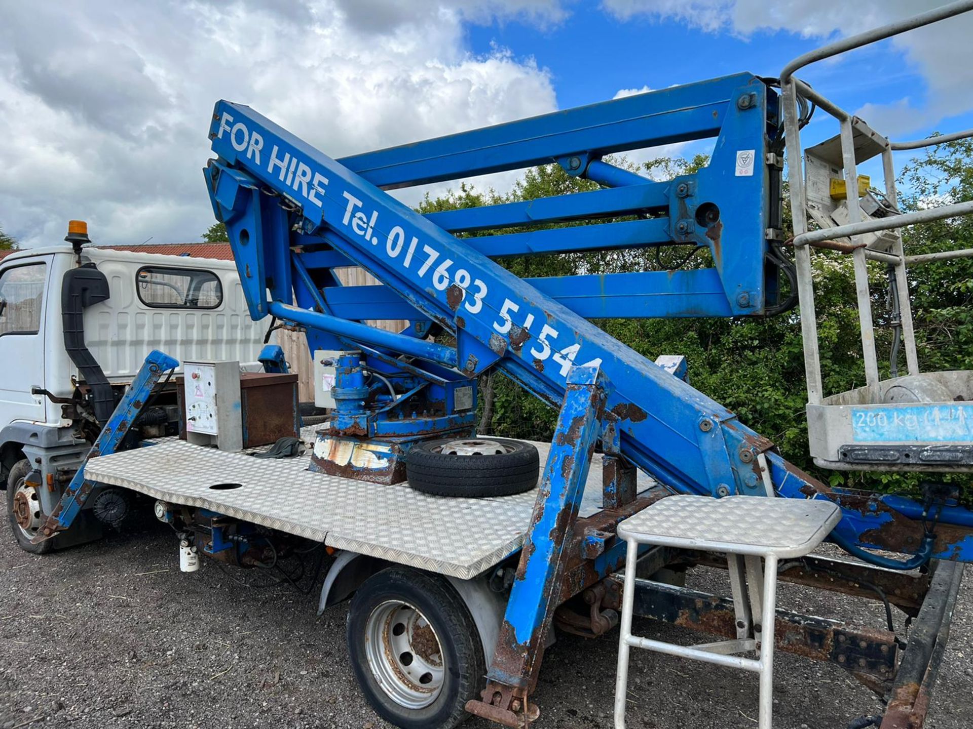 MITSUBISHI CANTER CHERRY PICKER LOCATION NORTH YORKSHIRE. - Image 4 of 6