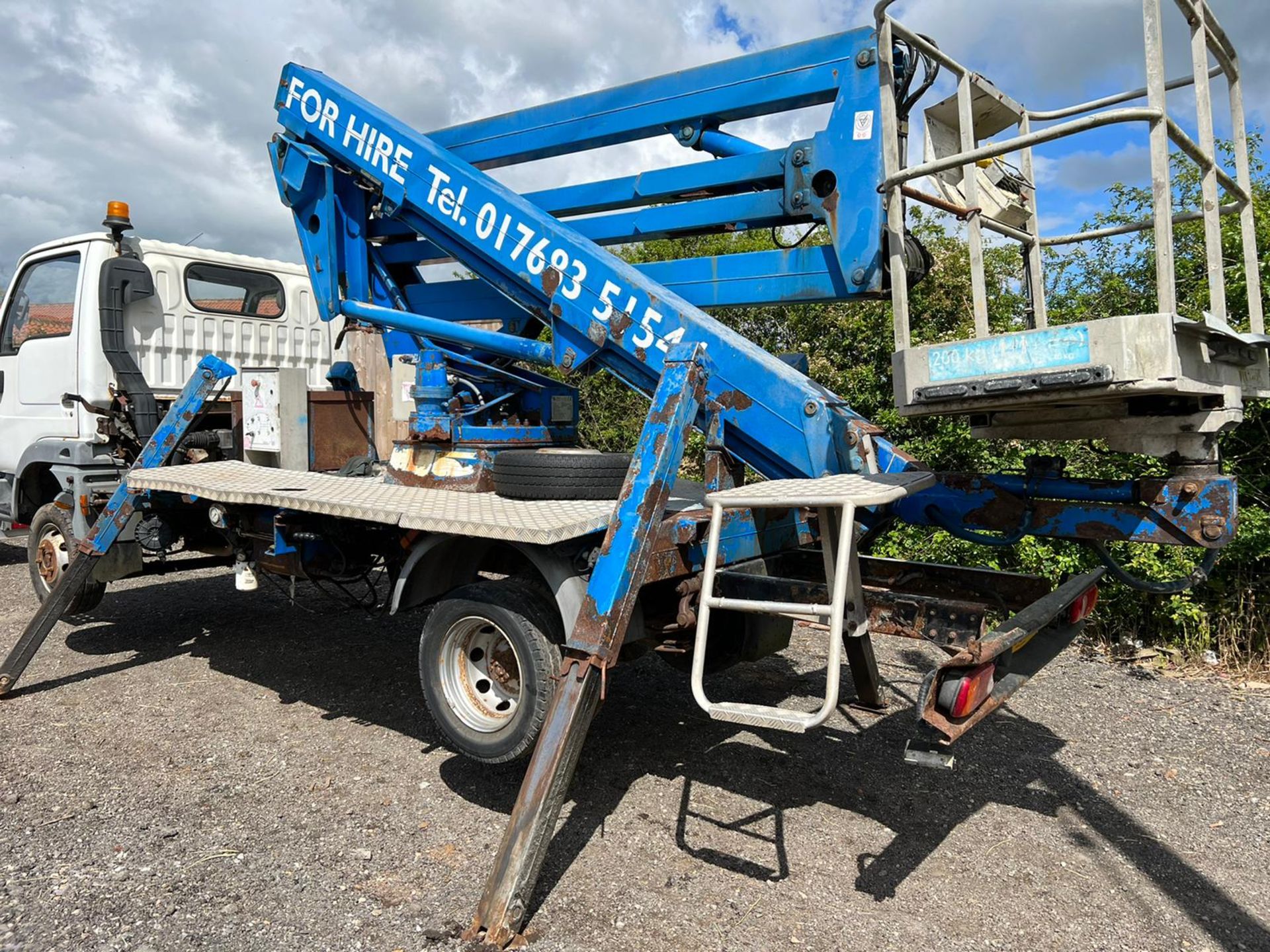 MITSUBISHI CANTER CHERRY PICKER LOCATION NORTH YORKSHIRE. - Image 2 of 6