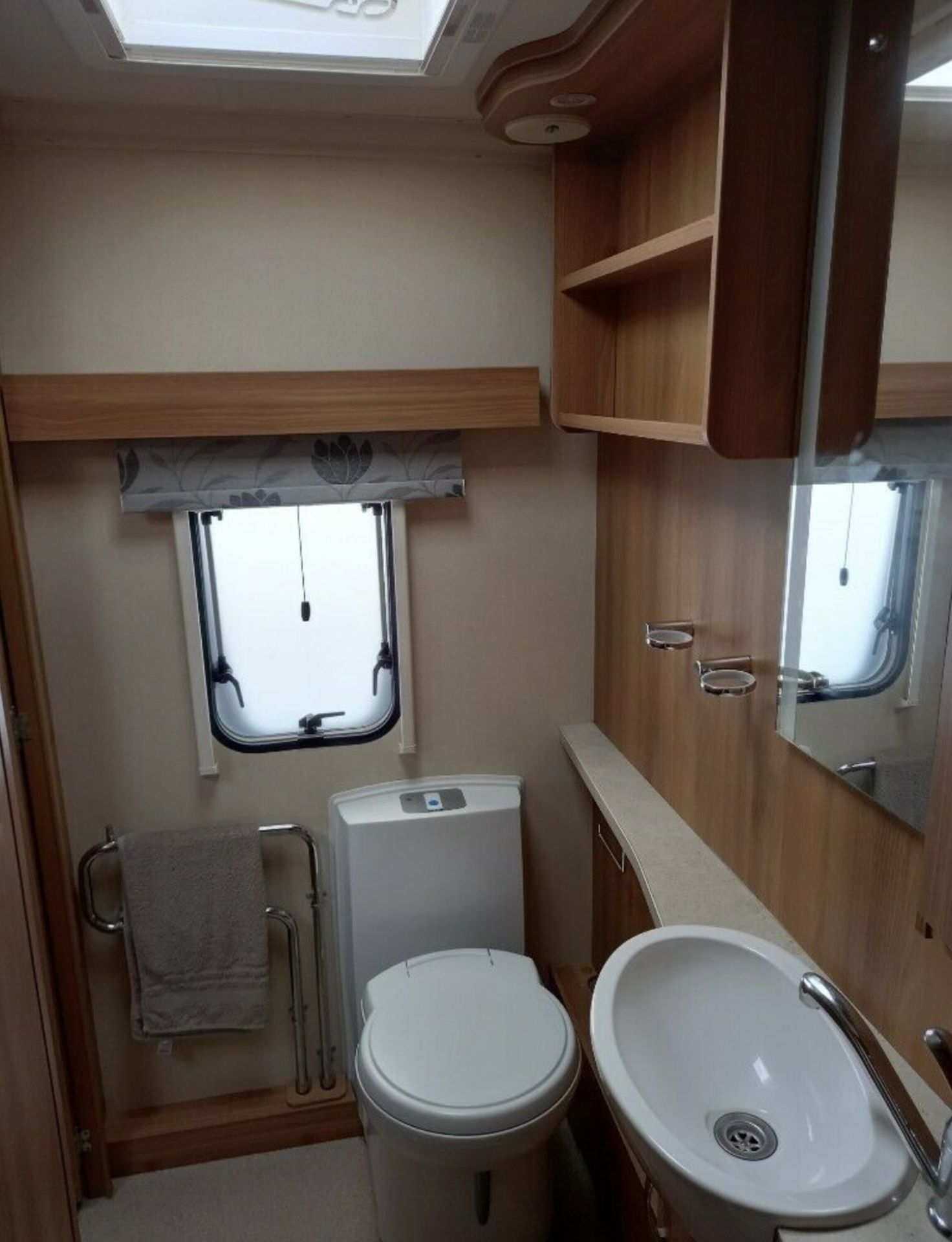 SWIFT CONQUEROR 2013 CARAVAN LOCATION NORTH YORKSHIRE. - Image 4 of 6