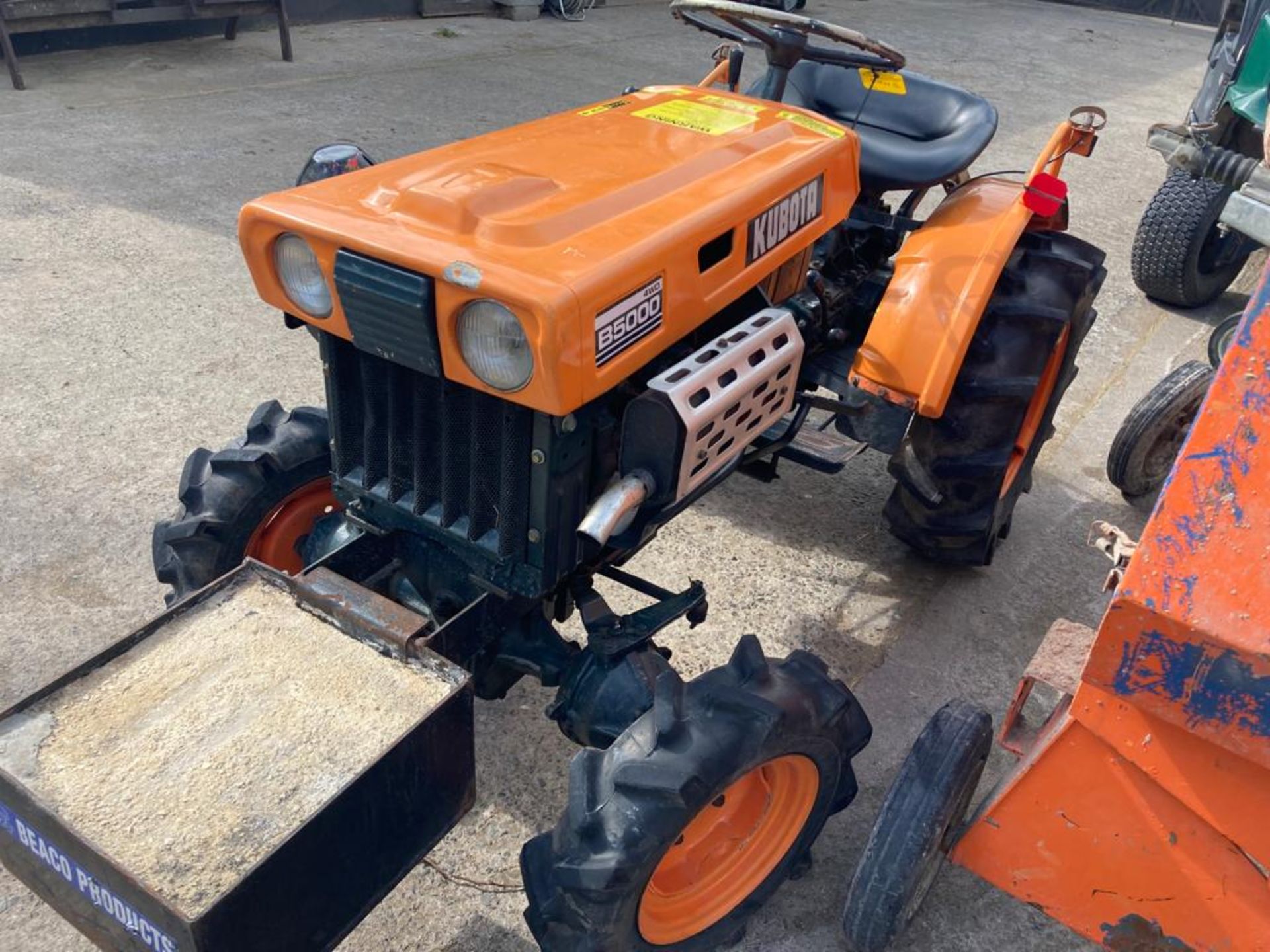 KUBOTA COMPACT TRACTOR B5000 4X4 LOCATED IN NORTHERN IRELAND. - Image 5 of 5