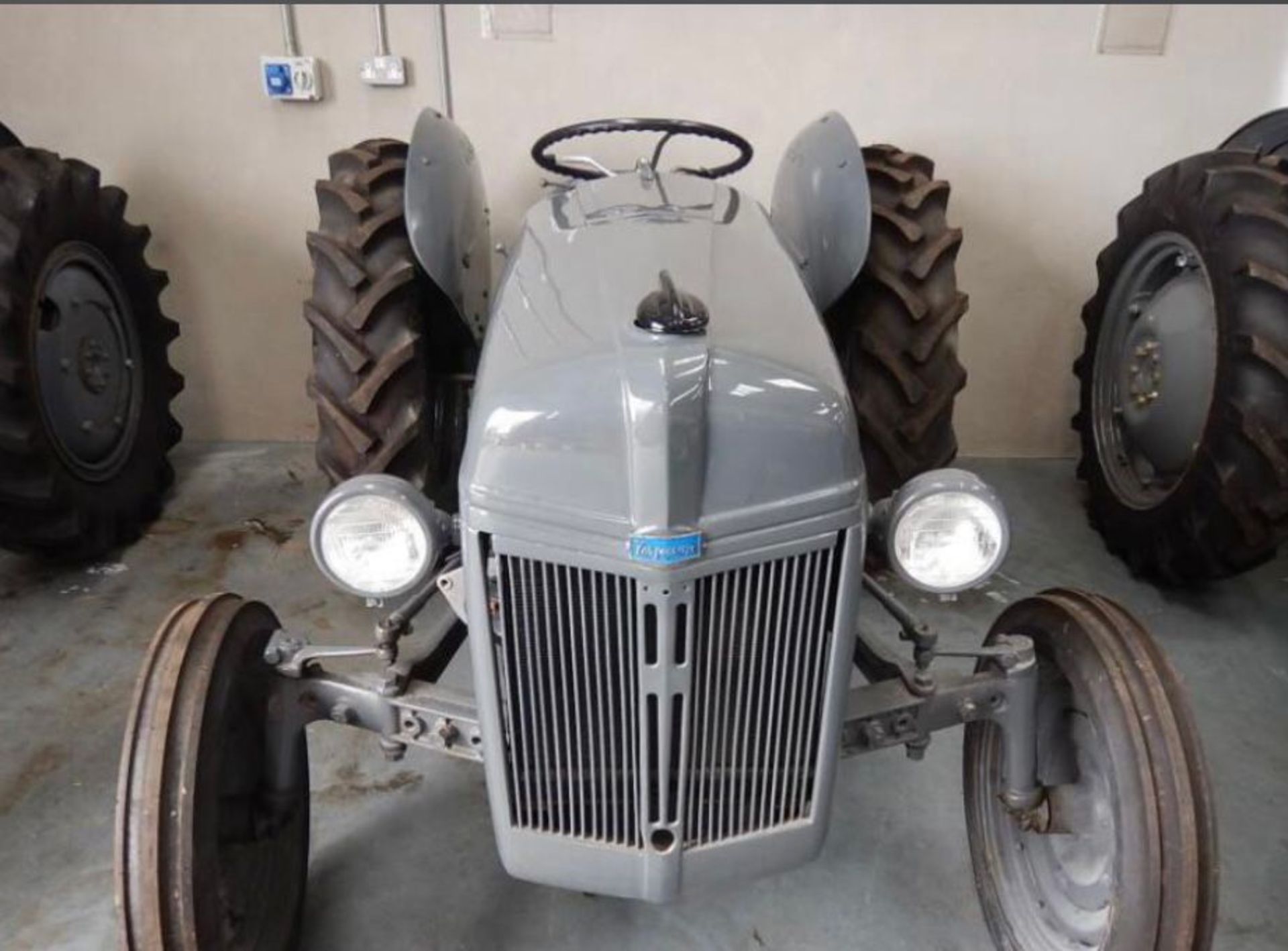 FERGUSON PETROL VINTAGE TRACTOR.LOCATION NORTH YORKSHIRE. - Image 8 of 9