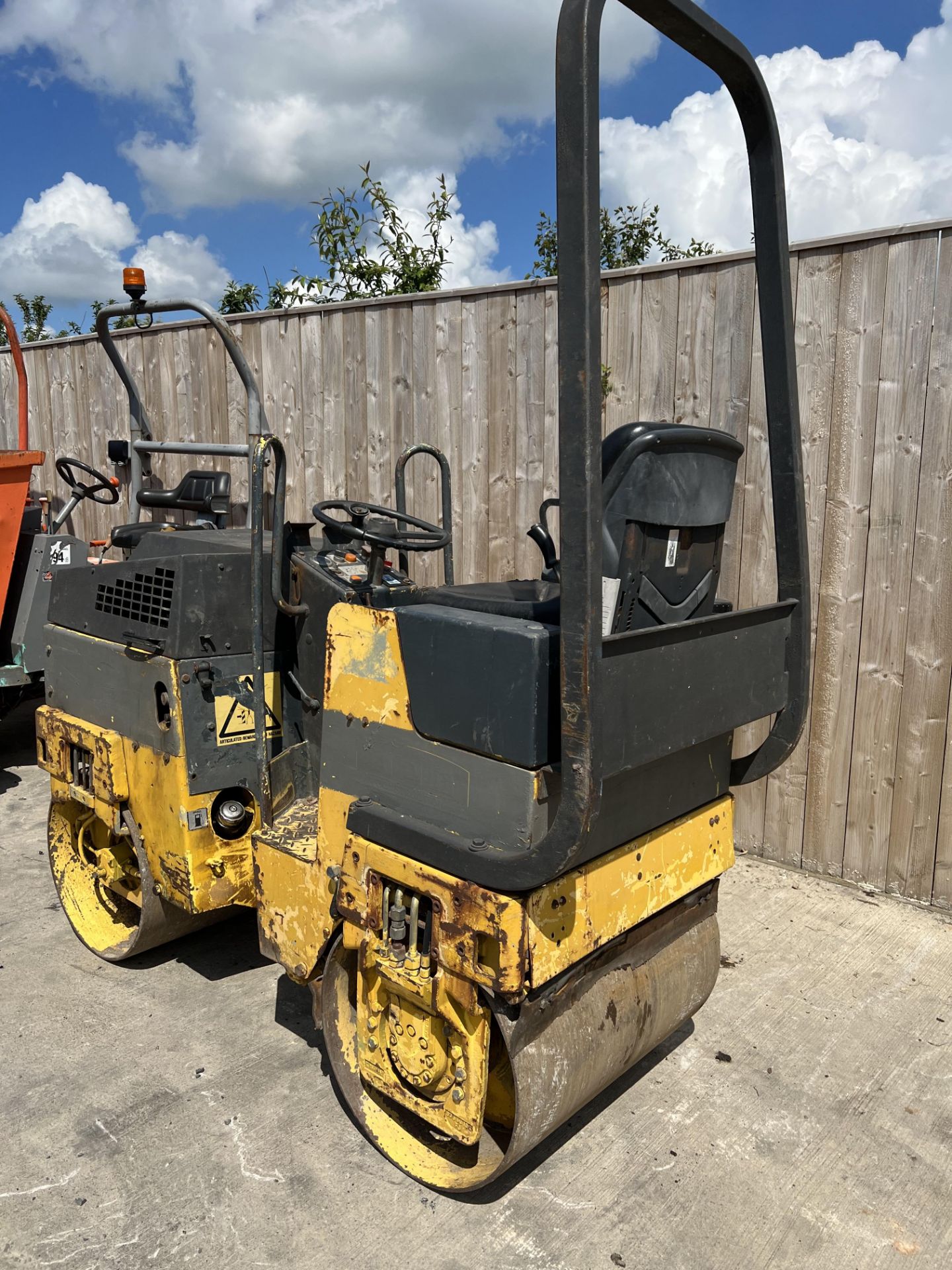 BOMAG BW80 DOUBLE DRUM RIDE ON DIESEL ROLLER *LOCATION NORTH YORKSHIRE* - Image 4 of 7