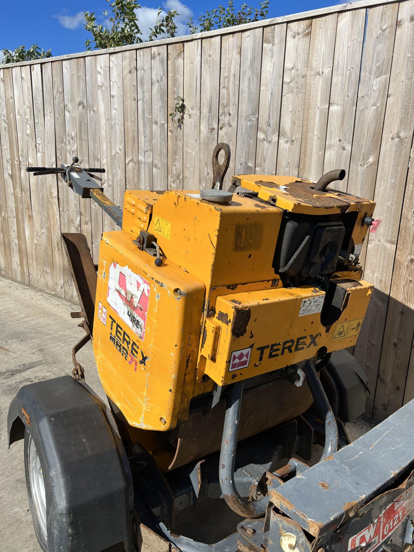 2015 TEREX MBR71 PEDESTRIAN DIESEL ROLLER AND TRAILER * LOCATION NORTH YORKSHIRE* - Image 2 of 4