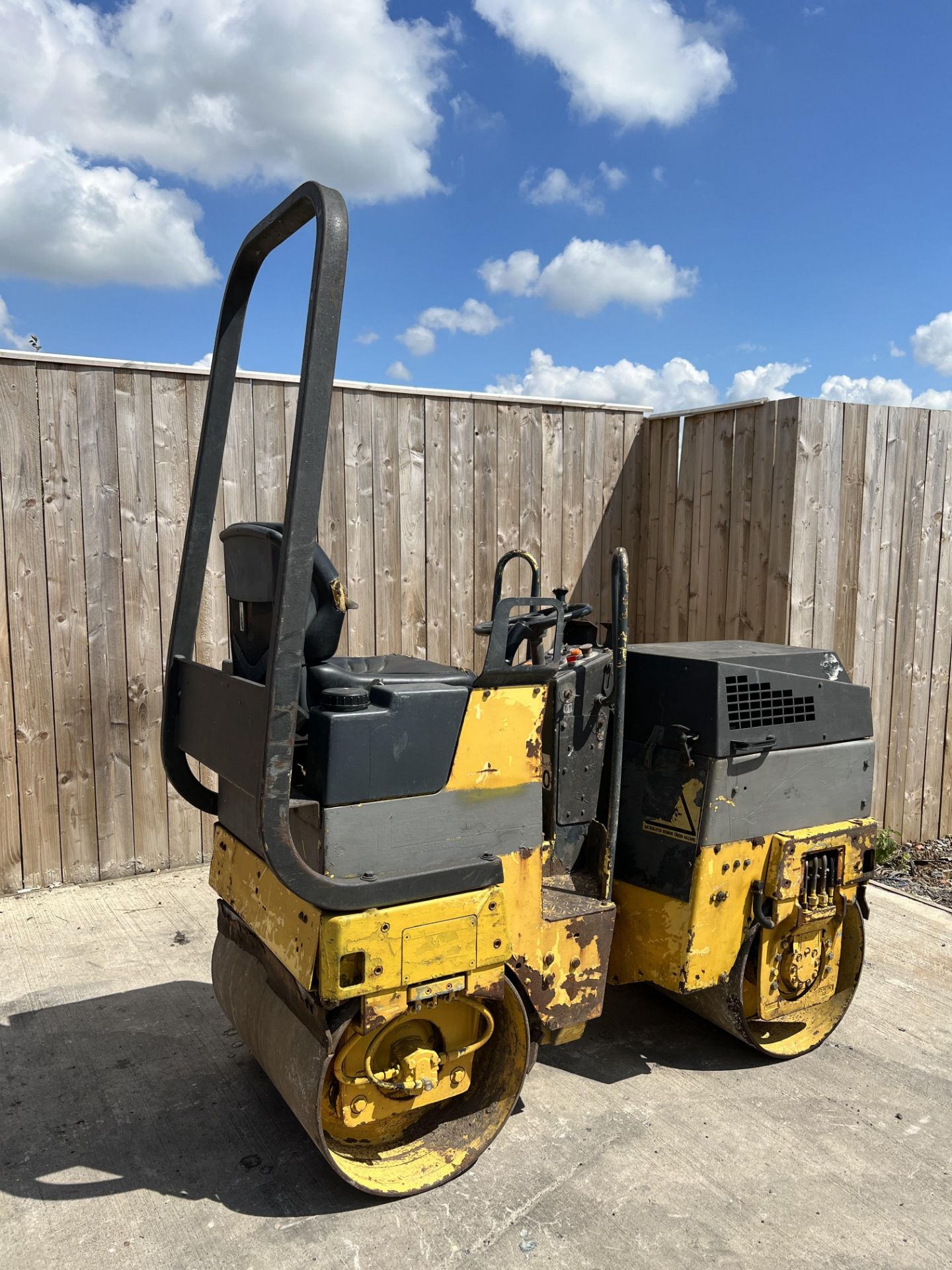 BOMAG BW80 DOUBLE DRUM RIDE ON DIESEL ROLLER *LOCATION NORTH YORKSHIRE* - Image 3 of 7