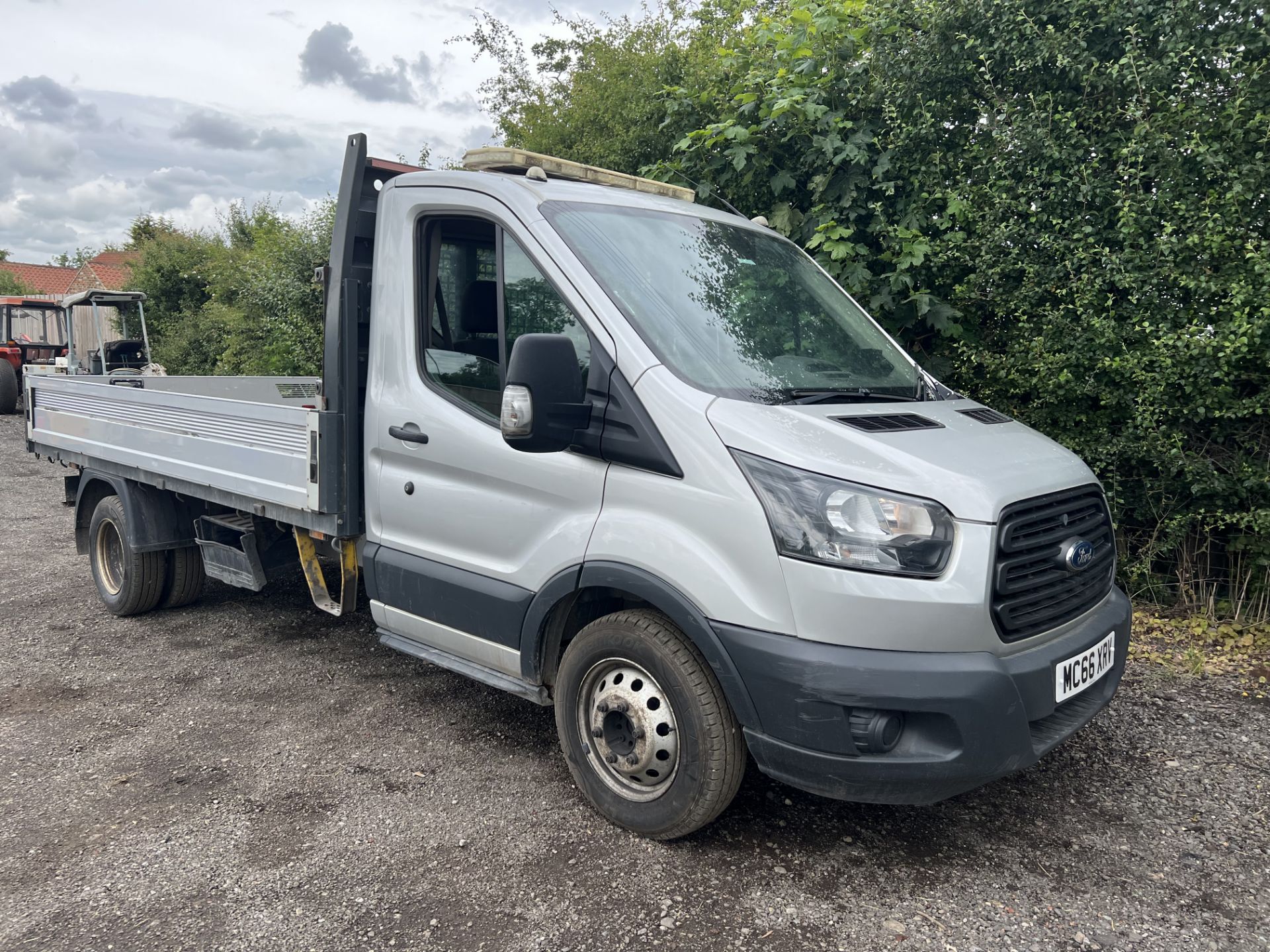 2016 (66) FORD TRANSIT PICK UP TRUCK *LOCATION NORTH YORKSHIRE* - Image 2 of 5