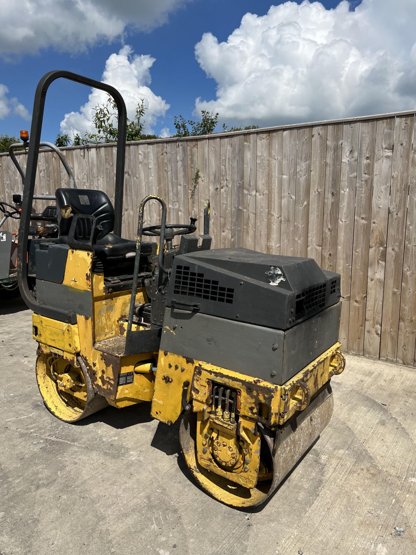 BOMAG BW80 DOUBLE DRUM RIDE ON DIESEL ROLLER *LOCATION NORTH YORKSHIRE* - Image 2 of 7