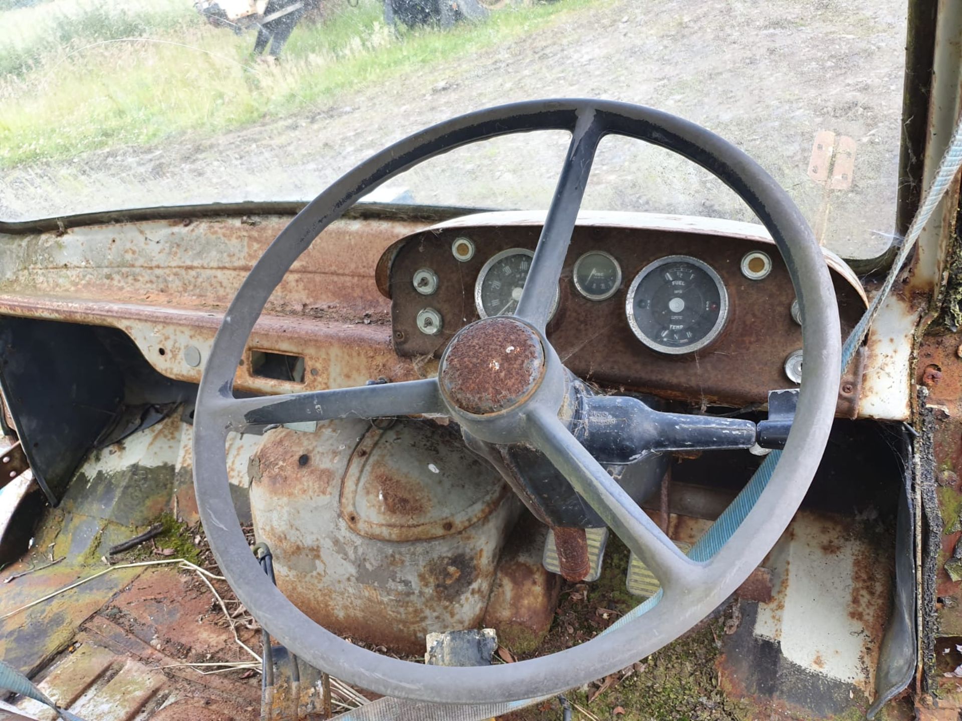 1954 THAMES TRADER CHASSIS CAB - Image 4 of 12