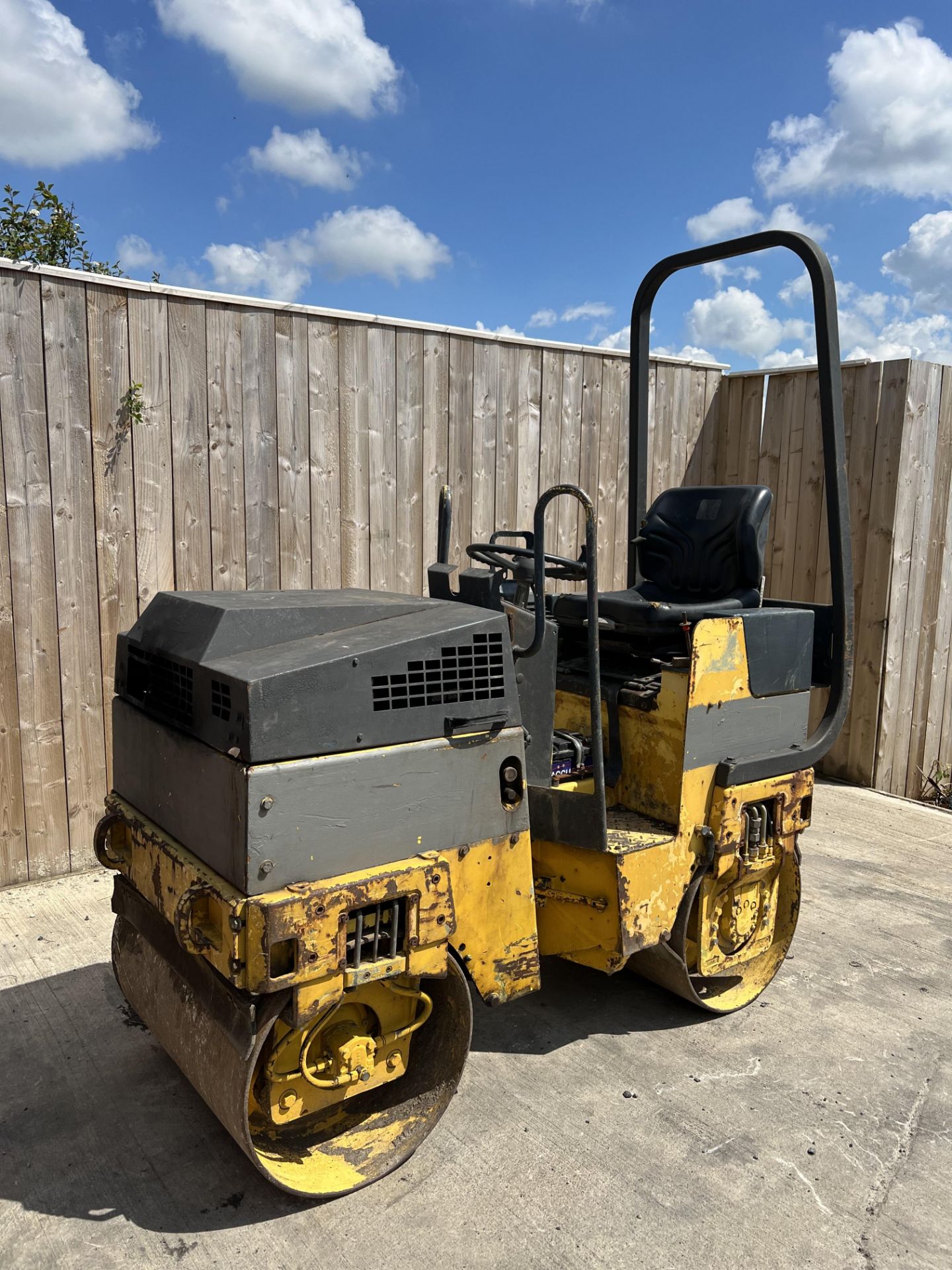 BOMAG BW80 DOUBLE DRUM RIDE ON DIESEL ROLLER *LOCATION NORTH YORKSHIRE* - Image 5 of 7