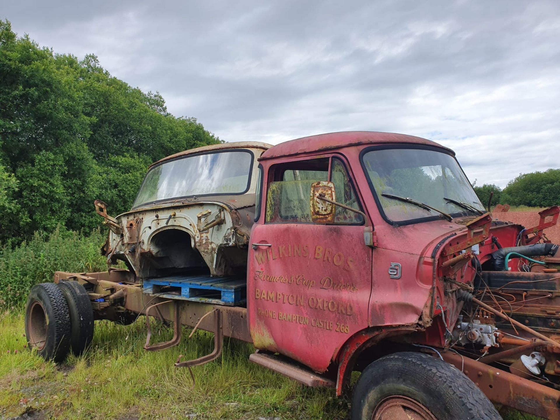 1954 THAMES TRADER CHASSIS CAB