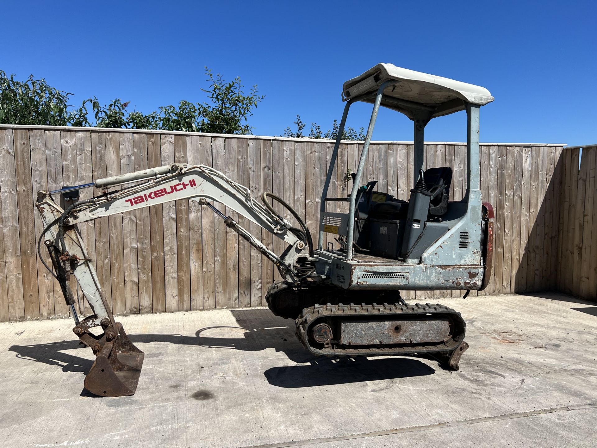 TAKEUCHI TB015 1.5 TON MINI DIGGER *LOCATION NORTH YORKSHIRE* - Image 4 of 8