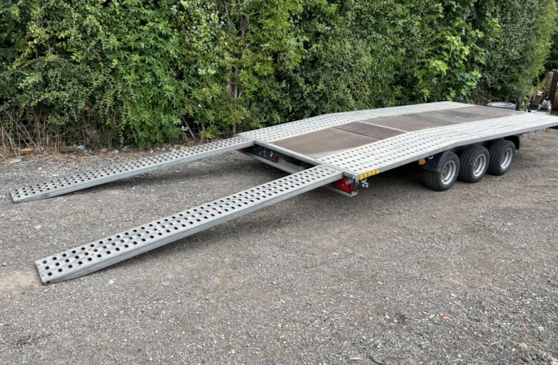 WYCHAVON TRI AXLE CAR TRANSPORTER TRAILER *LOCATION NORTH YORKSHIRE* - Image 4 of 7