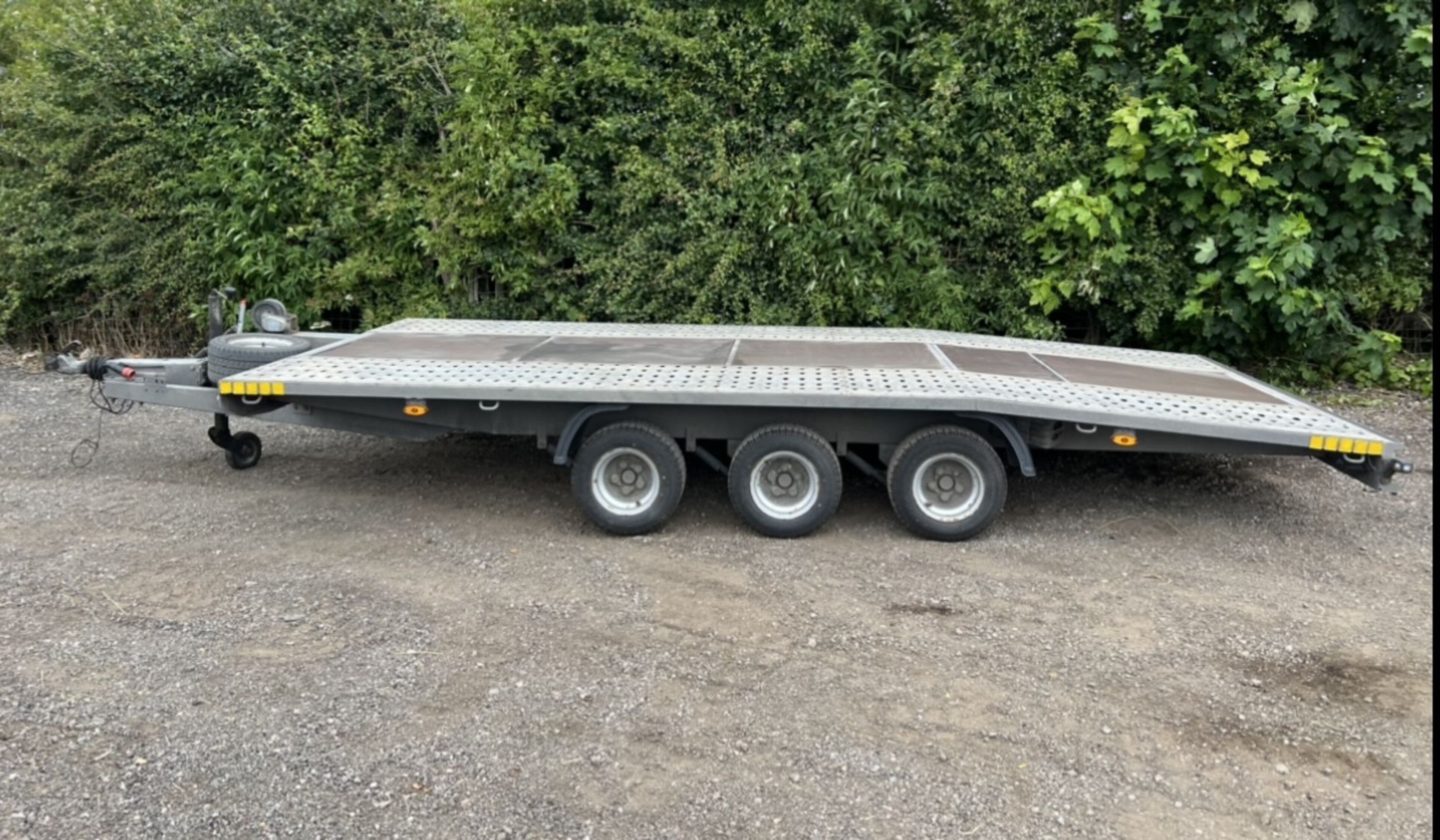 WYCHAVON TRI AXLE CAR TRANSPORTER TRAILER *LOCATION NORTH YORKSHIRE* - Image 2 of 7