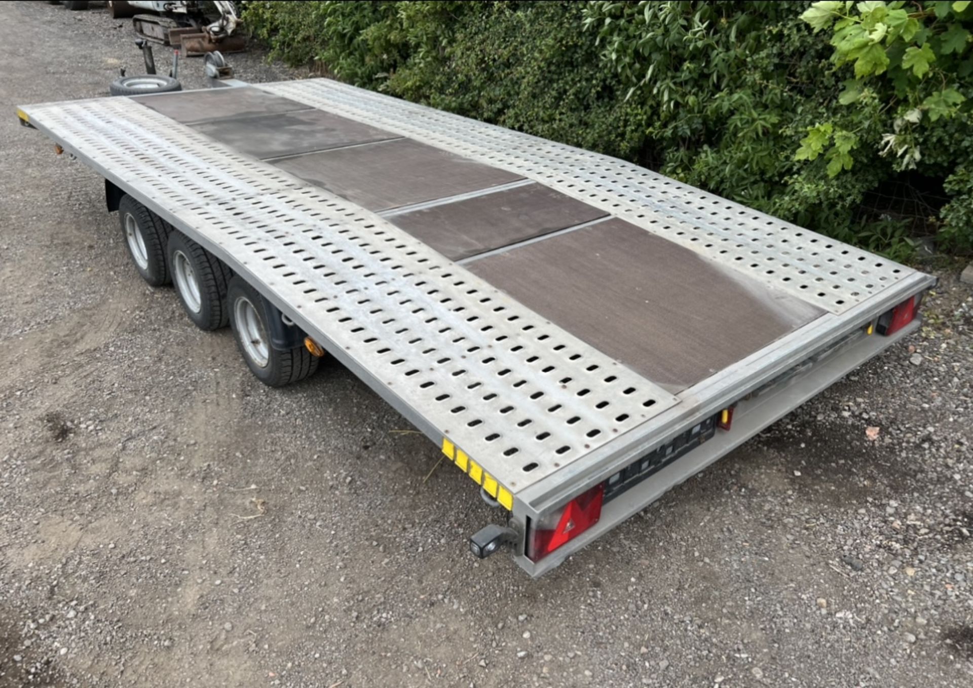 WYCHAVON TRI AXLE CAR TRANSPORTER TRAILER *LOCATION NORTH YORKSHIRE* - Image 5 of 7