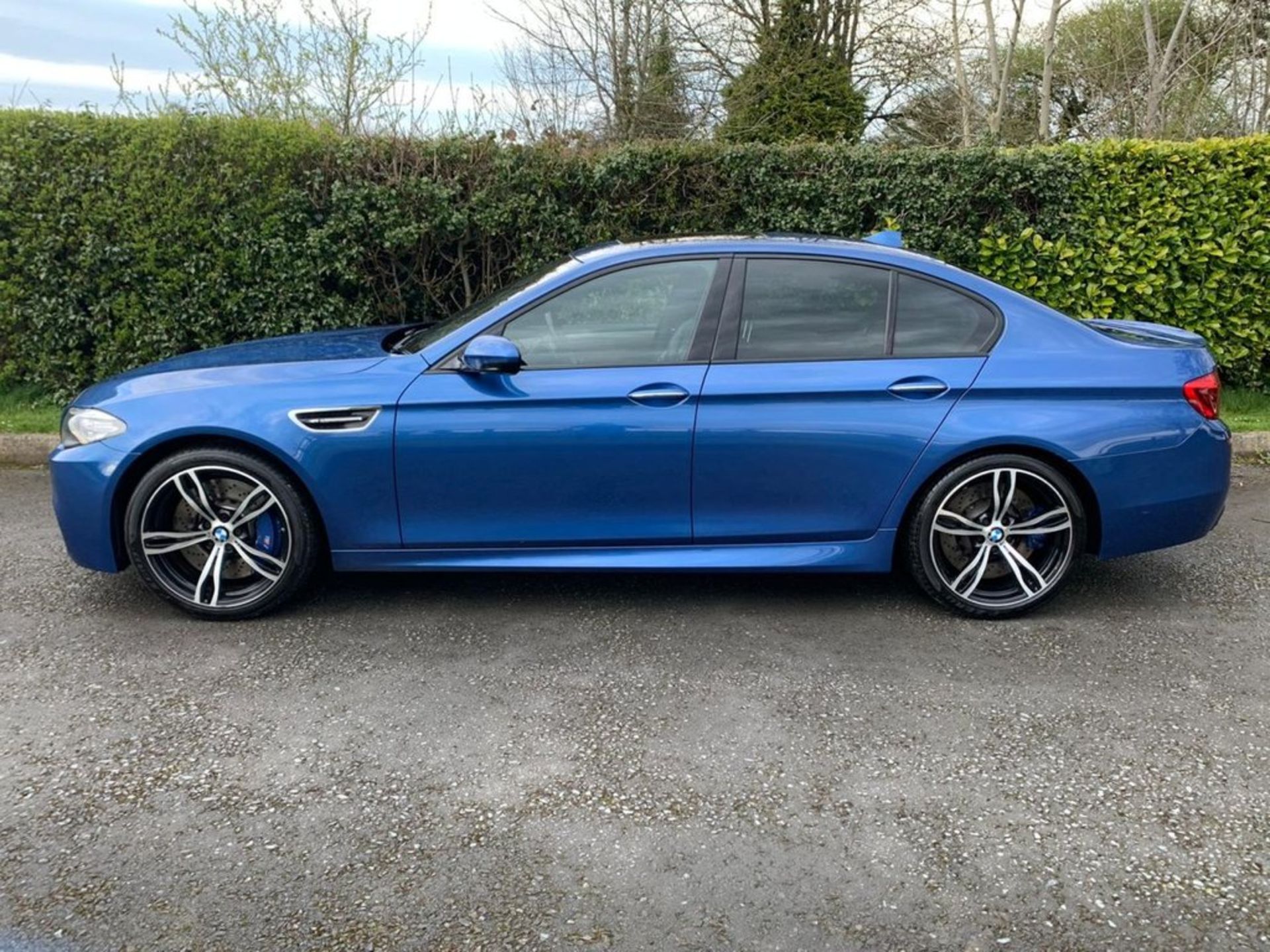 BMW M5 4.4 M5 4d 553 BHP 4 Door Saloon - Image 7 of 19