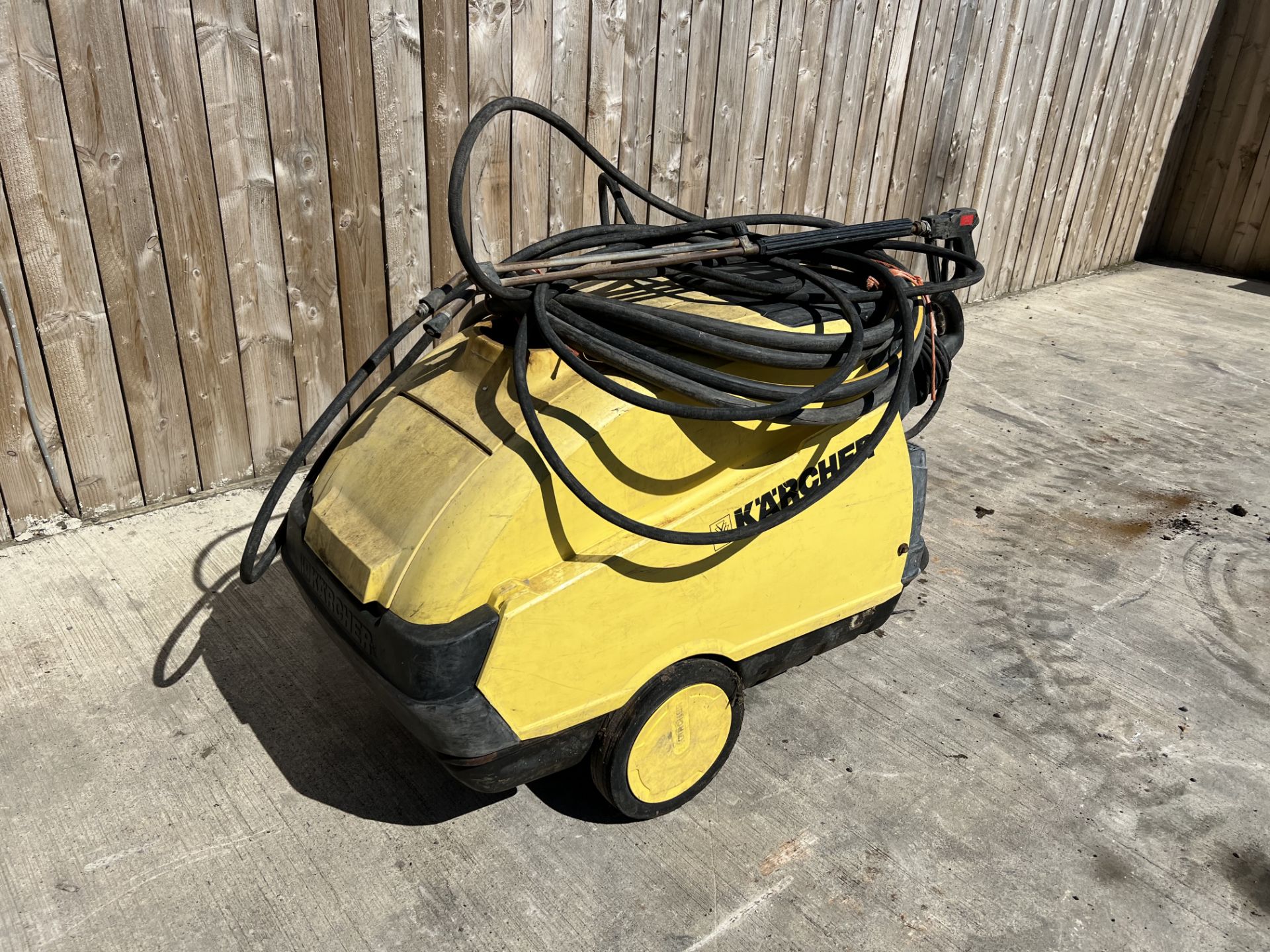 KARCHER HDS DIESEL STEAM CLEANER *LOCATION NORTH YORKSHIRE* - Image 4 of 4