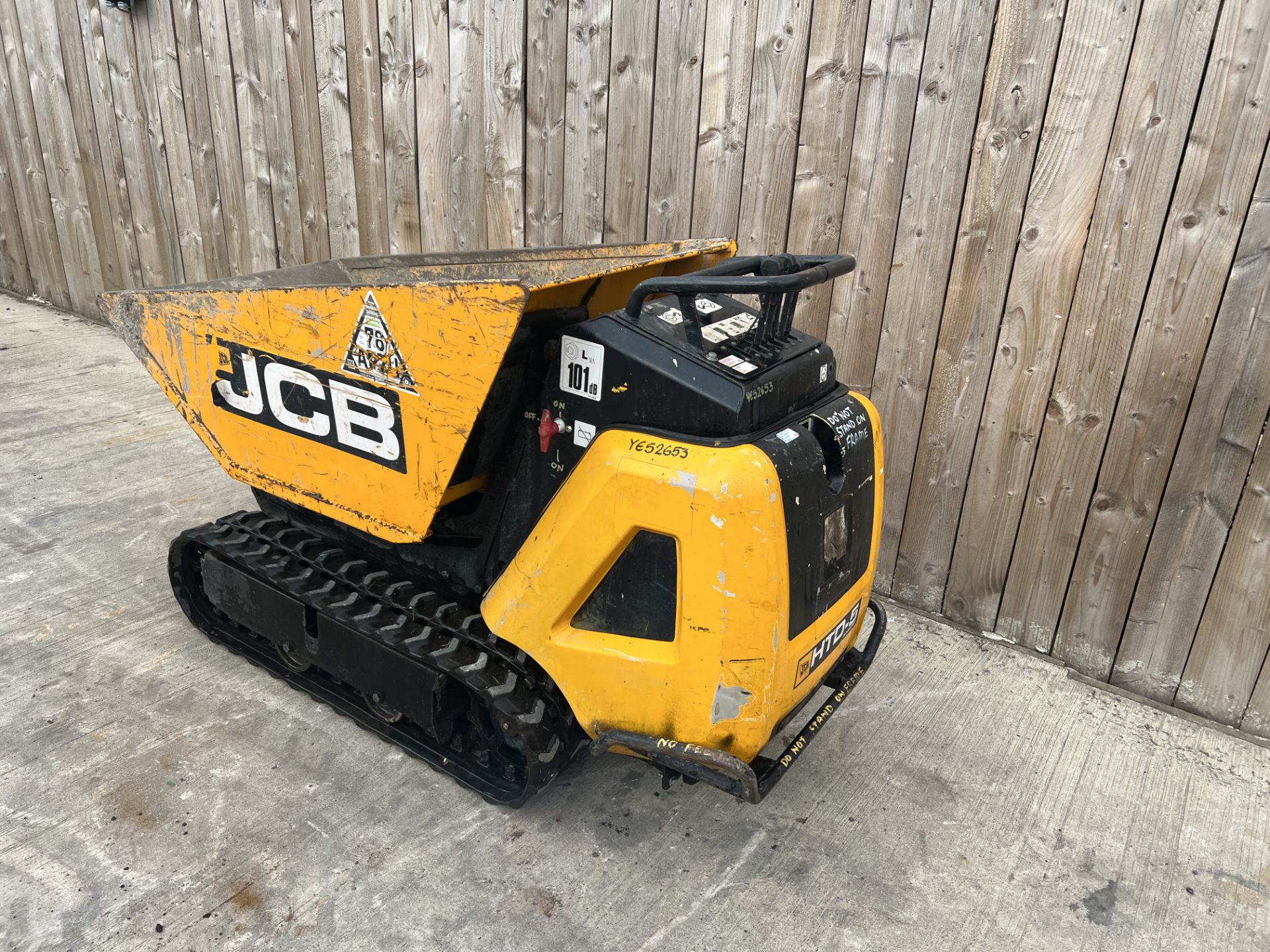 2017 JCB HTD05 HIGH TIP TRACKED DIESEL DUMPER *LOCATION NORTH YORKSHIRE* - Image 7 of 7