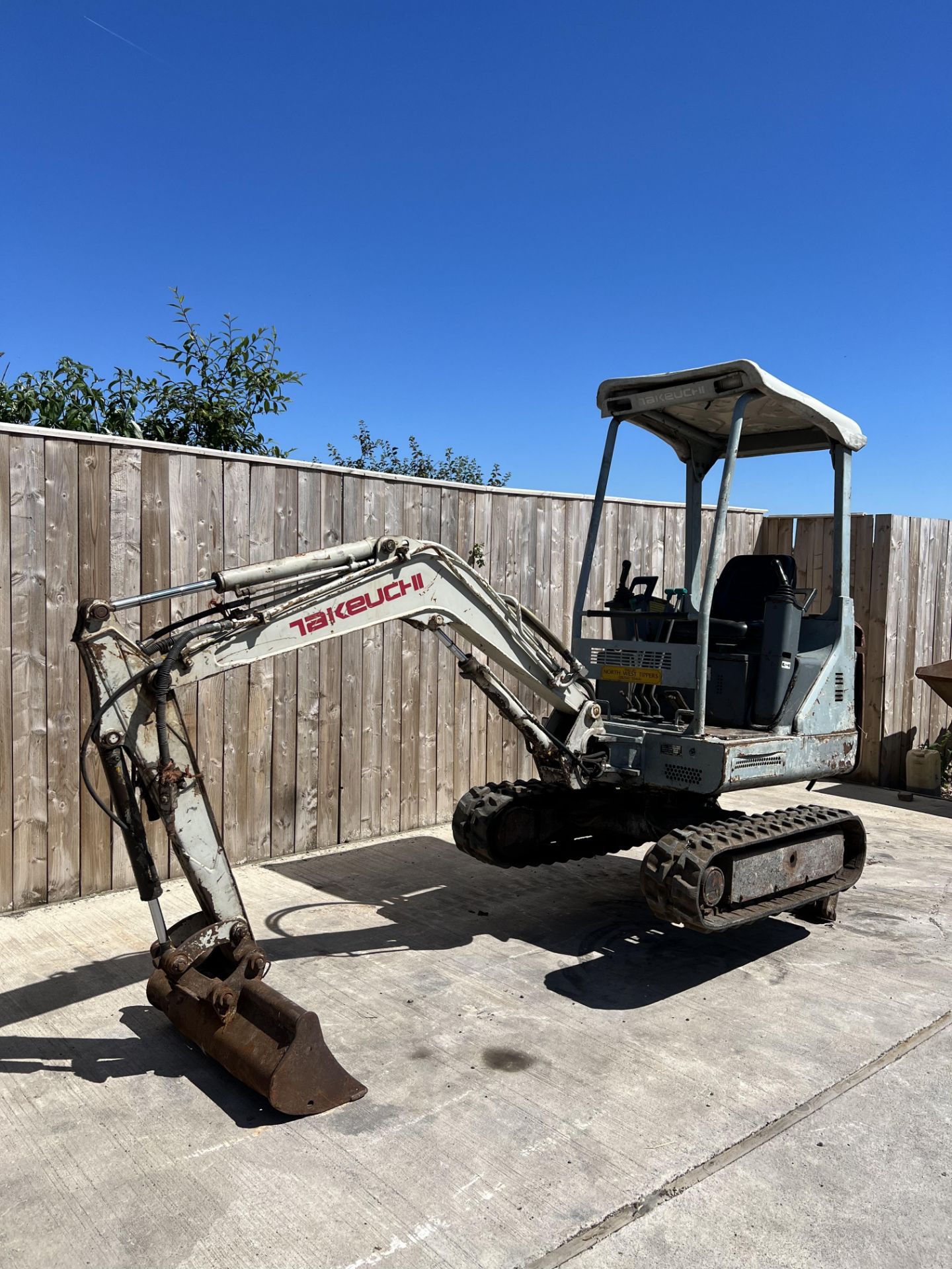 TAKEUCHI TB015 1.5 TON MINI DIGGER *LOCATION NORTH YORKSHIRE* - Image 7 of 8