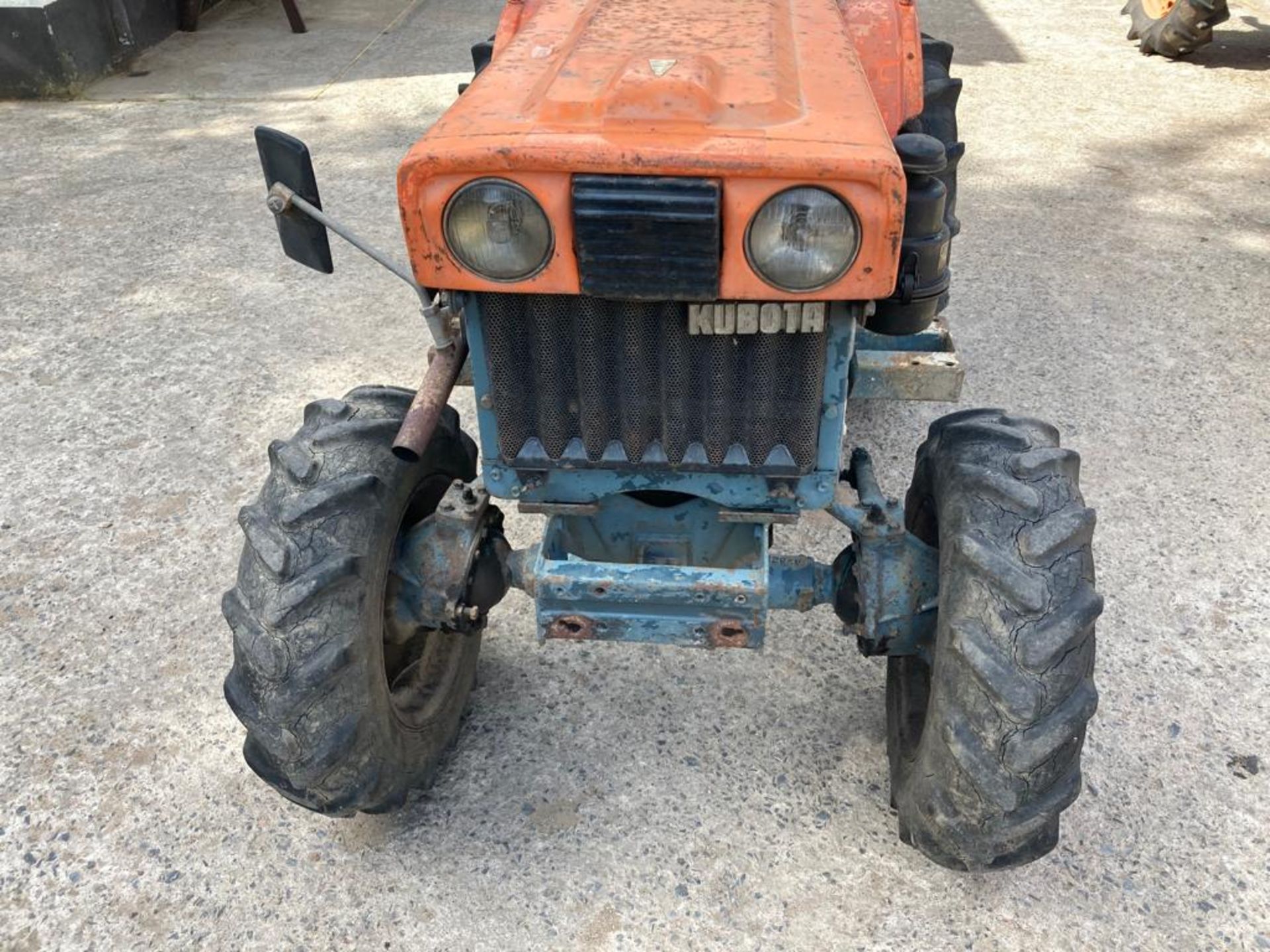 KUBTOA B6000 COMPACT TRACTOR 4X4 LOCATION NORTHERN IRELAND. - Image 3 of 6