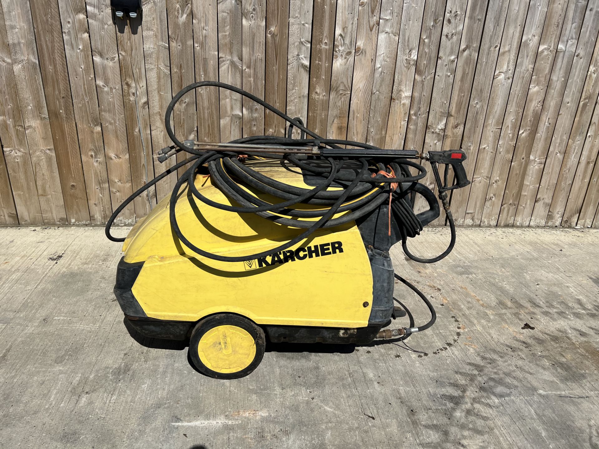 KARCHER HDS DIESEL STEAM CLEANER *LOCATION NORTH YORKSHIRE* - Image 2 of 4