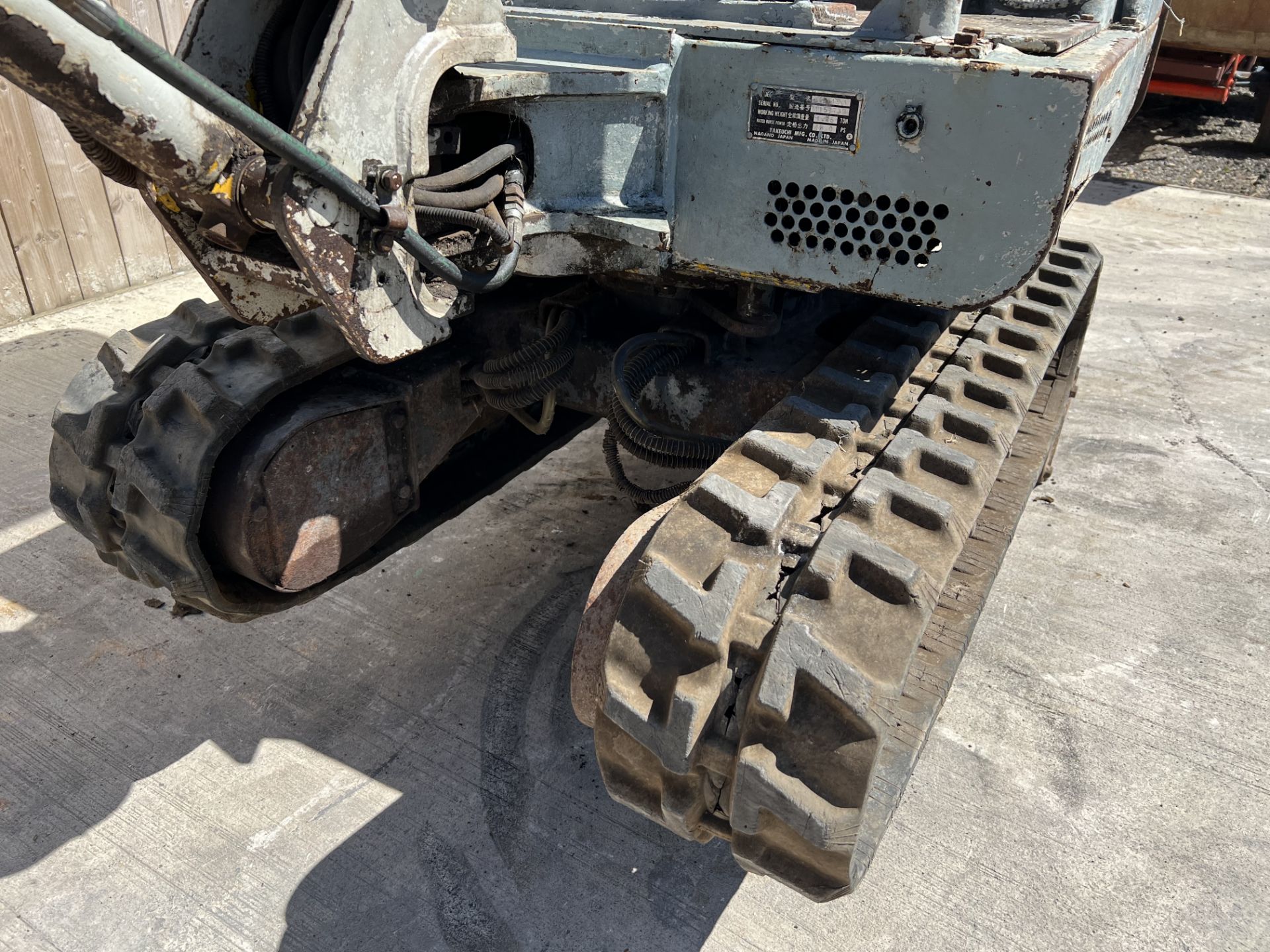 TAKEUCHI TB015 1.5 TON MINI DIGGER *LOCATION NORTH YORKSHIRE* - Image 6 of 8