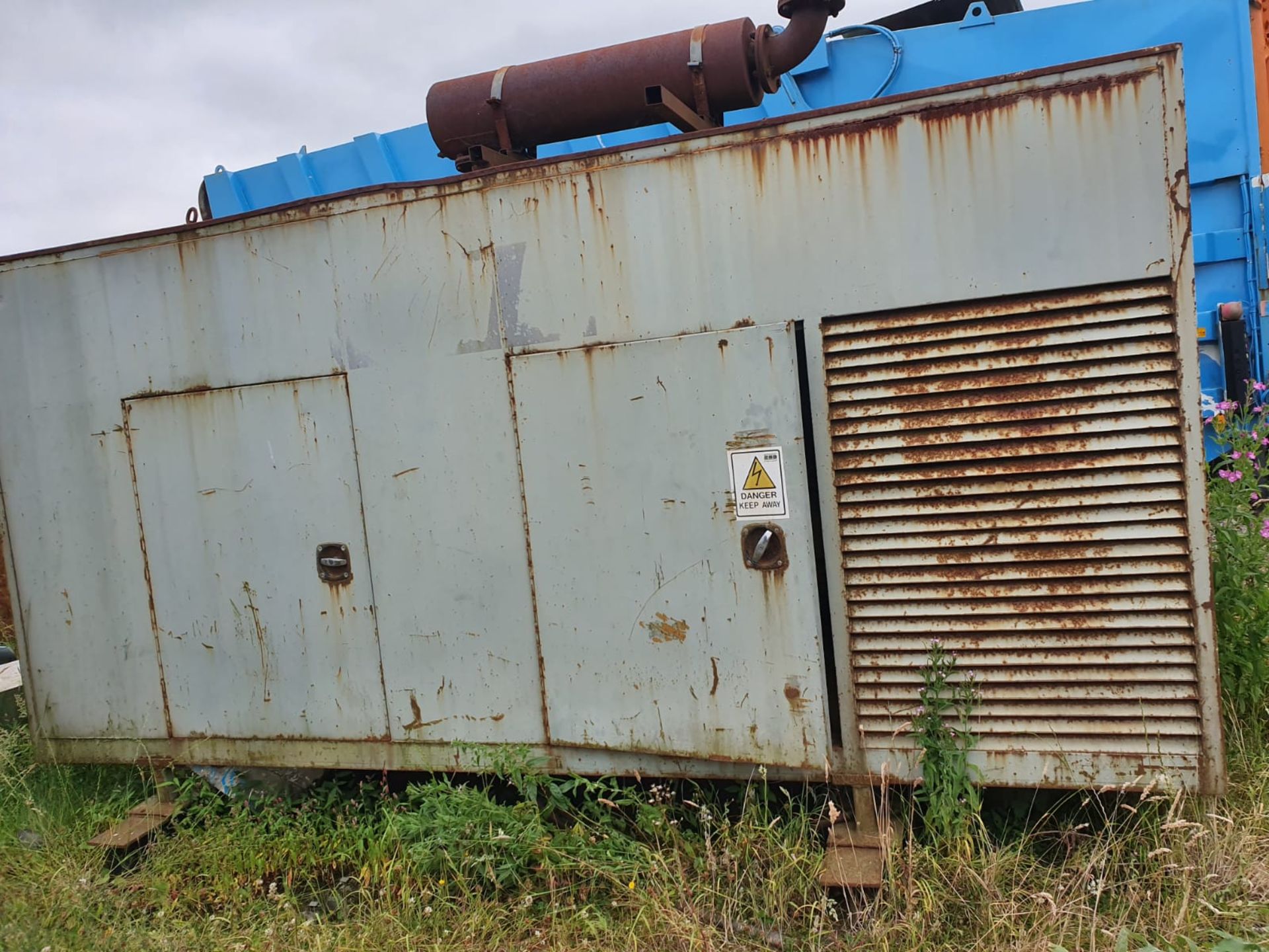 VOLVO 6 CYLINDER 180KVA GENERATOR - Image 3 of 6