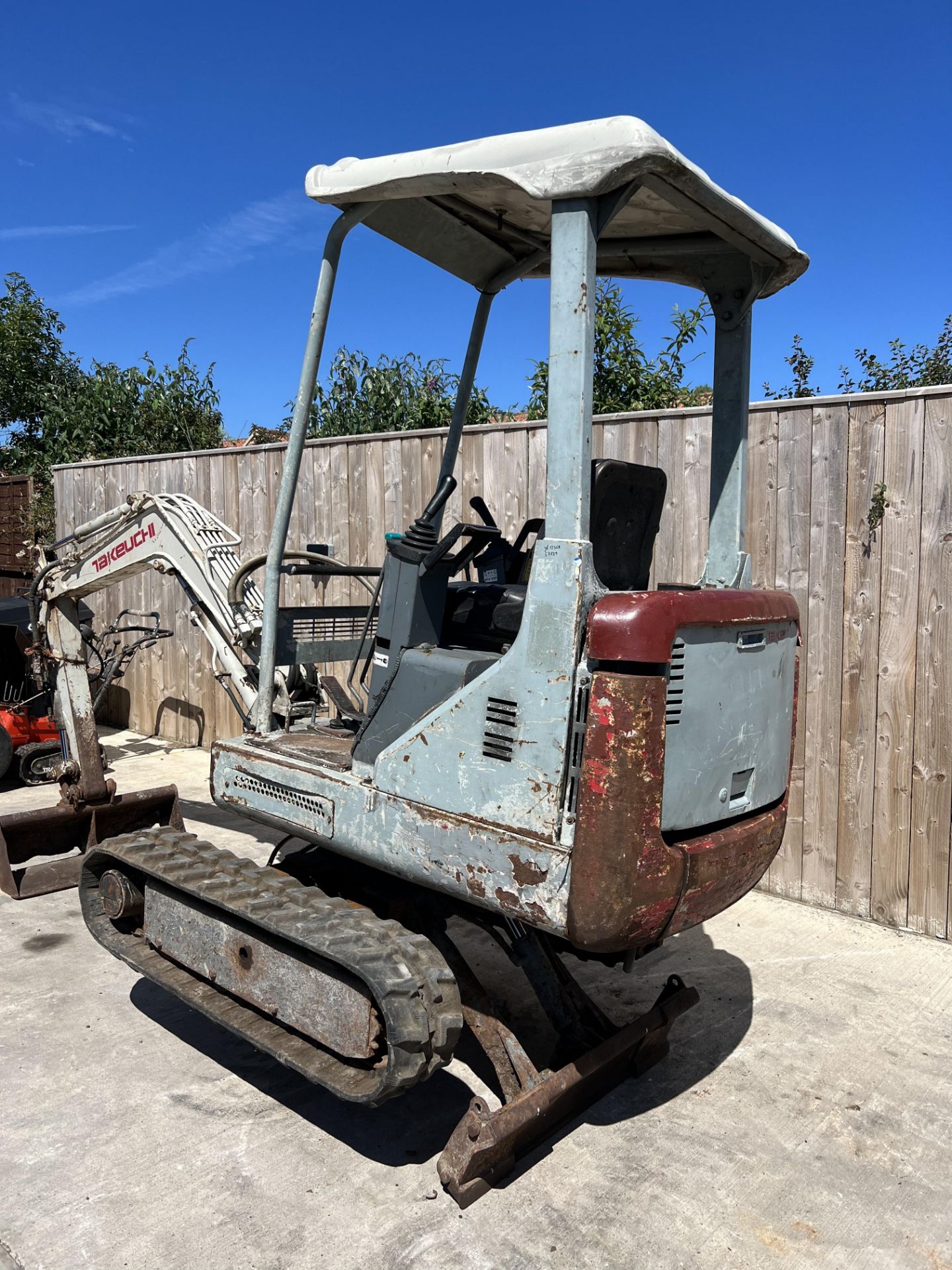 TAKEUCHI TB015 1.5 TON MINI DIGGER *LOCATION NORTH YORKSHIRE* - Image 8 of 8