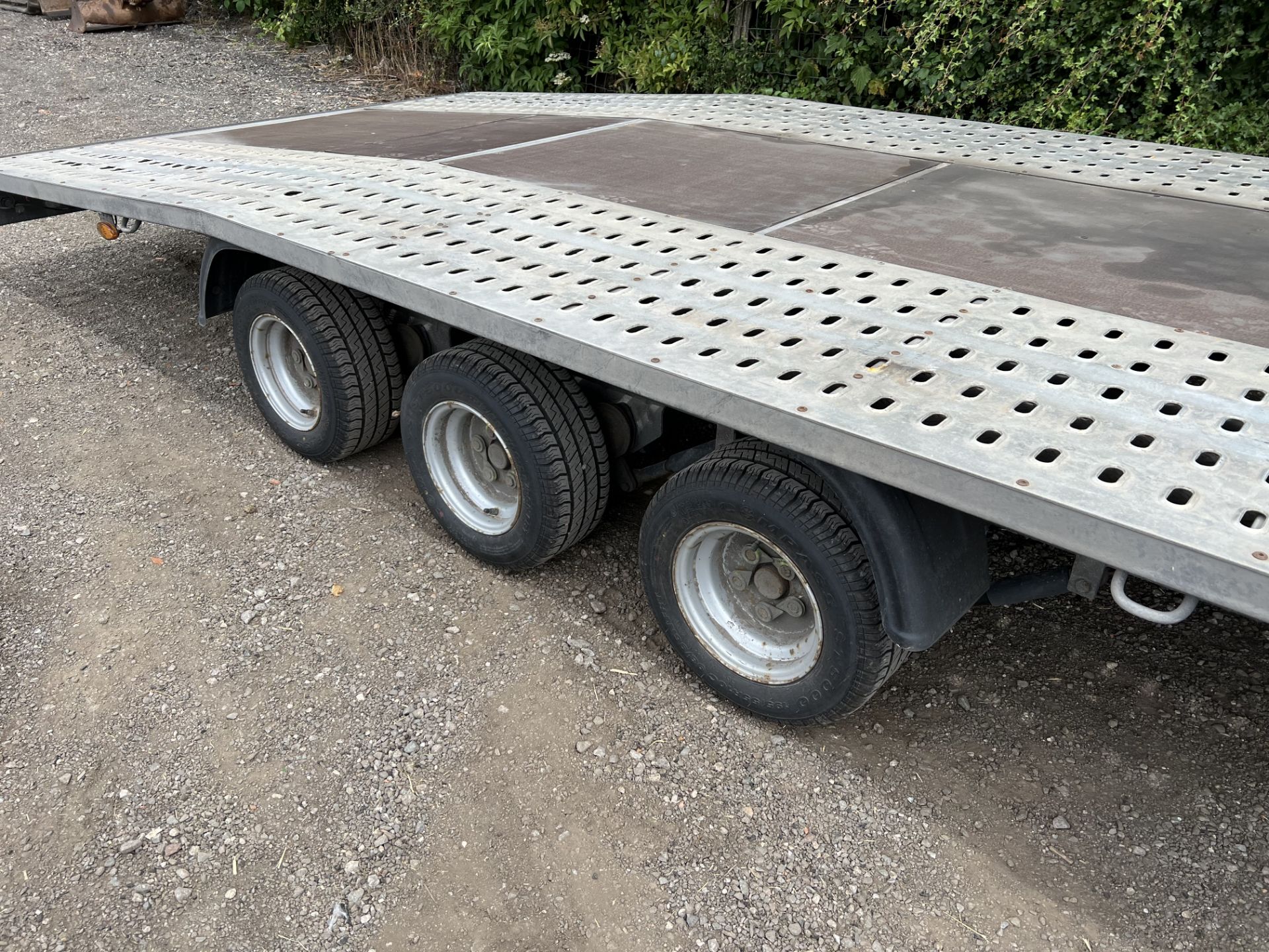 WYCHAVON TRI AXLE CAR TRANSPORTER TRAILER *LOCATION NORTH YORKSHIRE* - Image 3 of 7