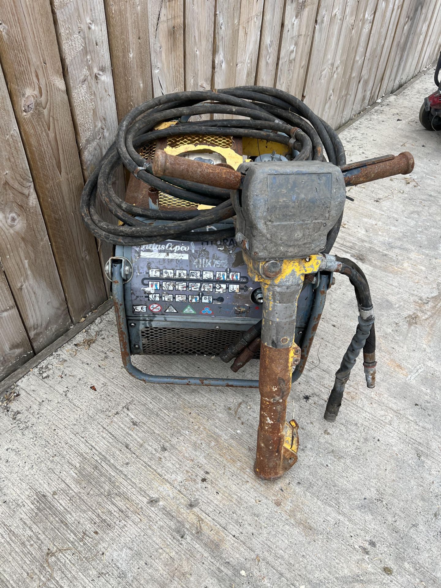 2012 ATLAS COPCO HYDRAULIC BREAKER PACK - Image 2 of 3