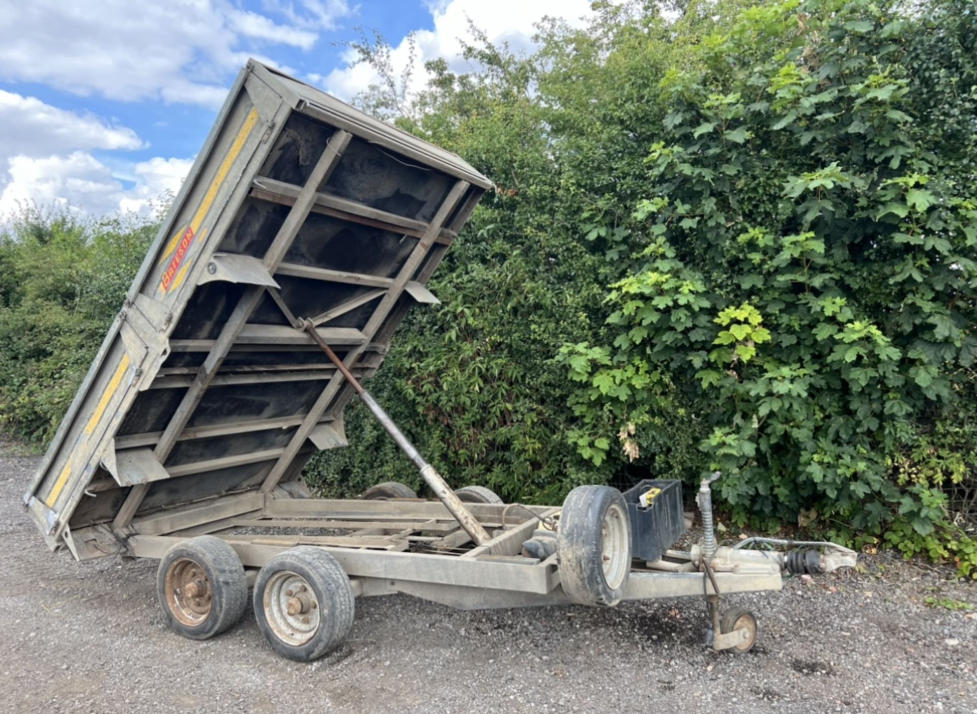 BATESON 3.5 TON 10X5 TWIN AXLE TIPPING TRAILER