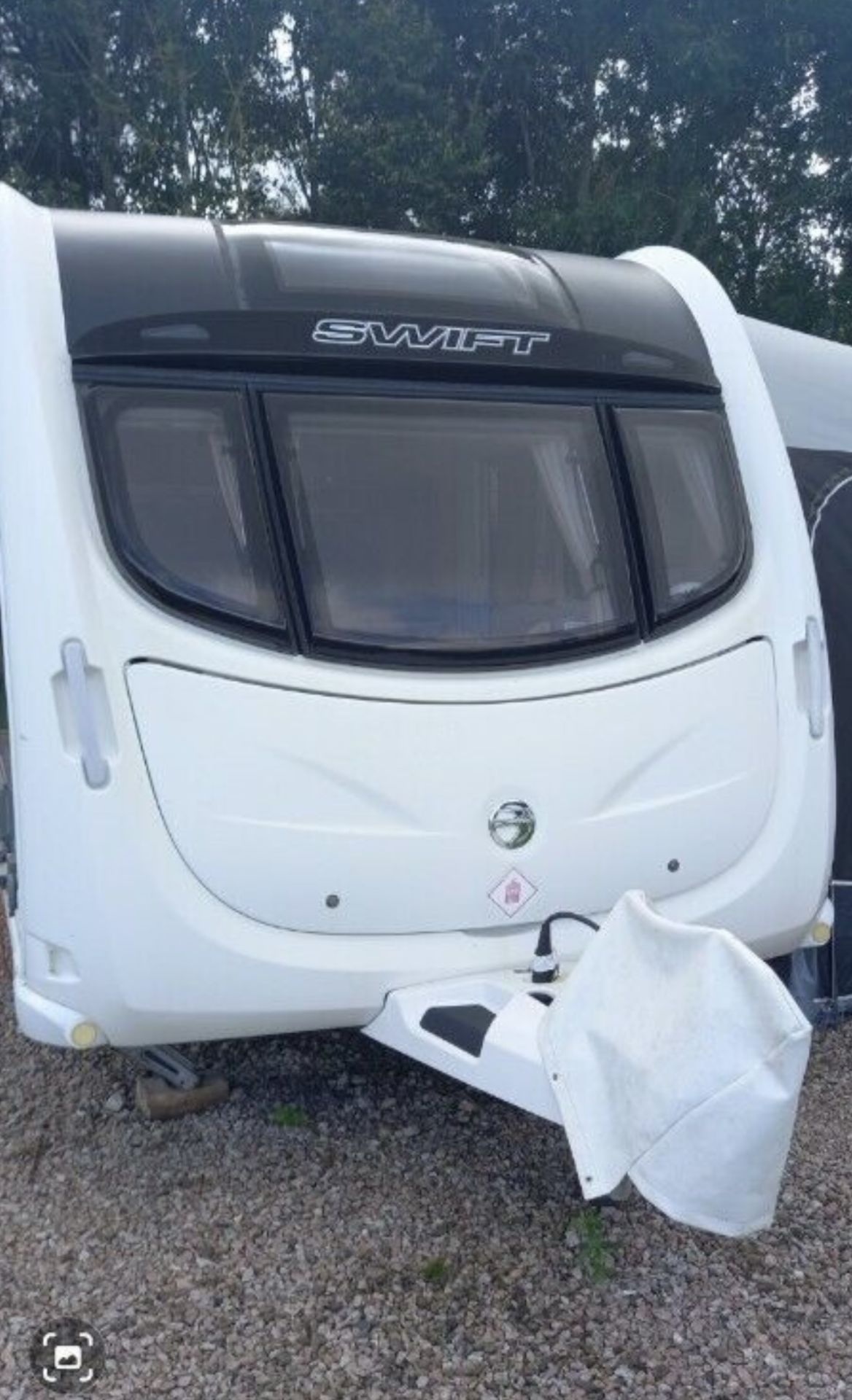 2013 SWIFT CONQUEROR 630 4 BERTH TWIN AXLE CARAVAN - Image 2 of 9