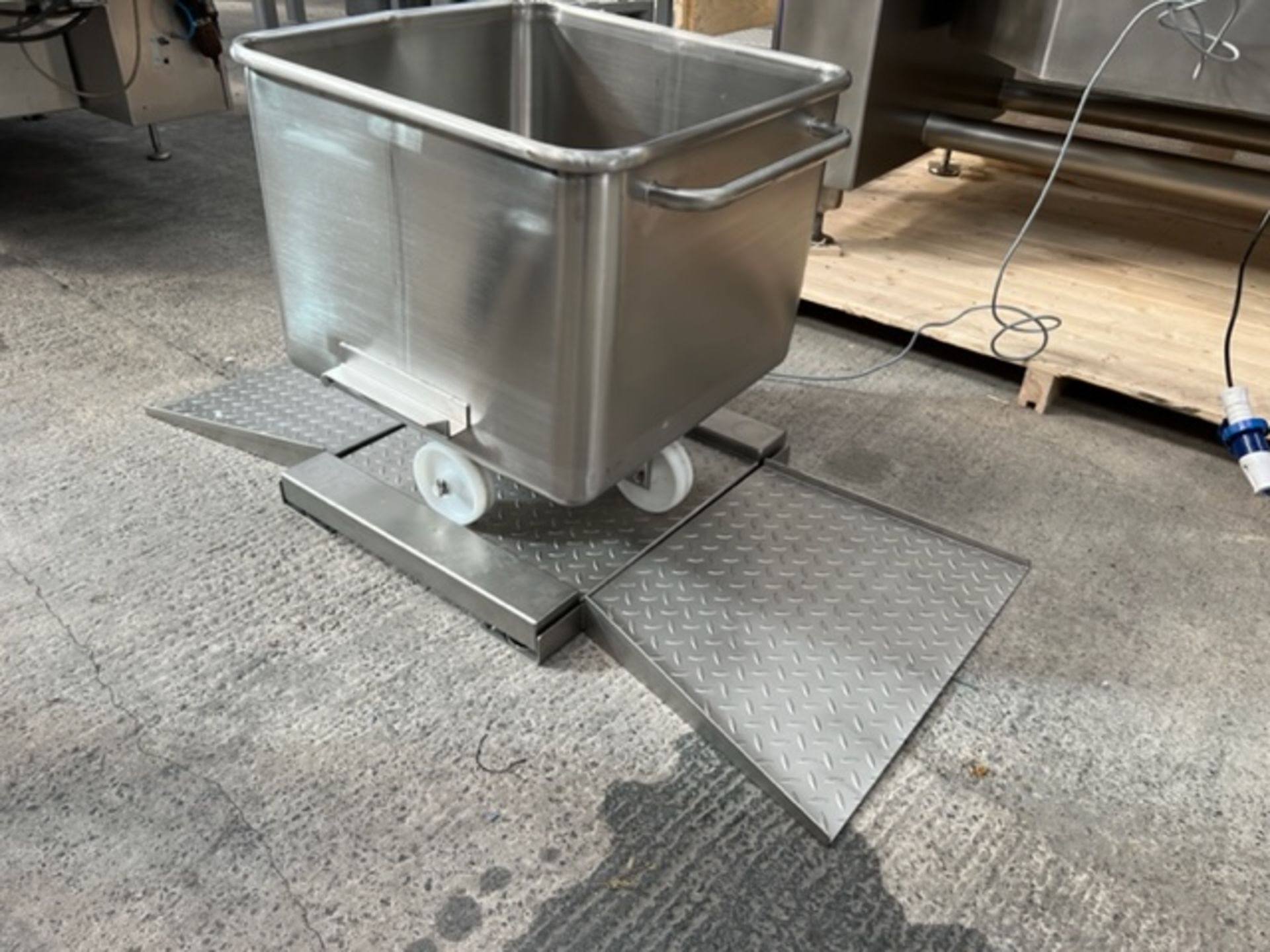 TOTE BIN SCALE WITH PLC CONTROL - Image 5 of 11