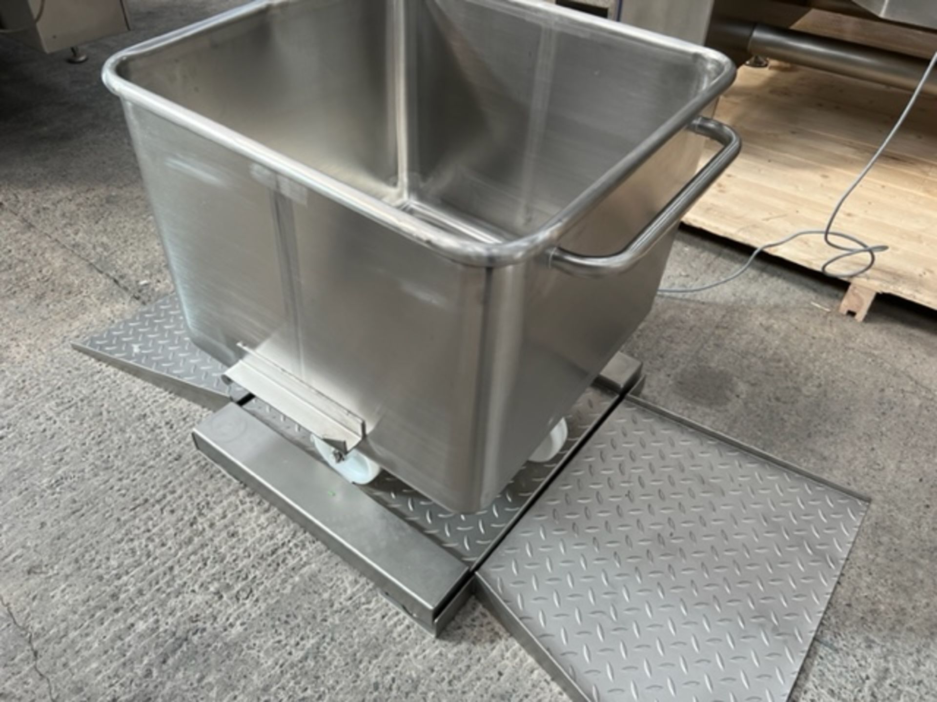 TOTE BIN SCALE WITH PLC CONTROL - Image 6 of 11