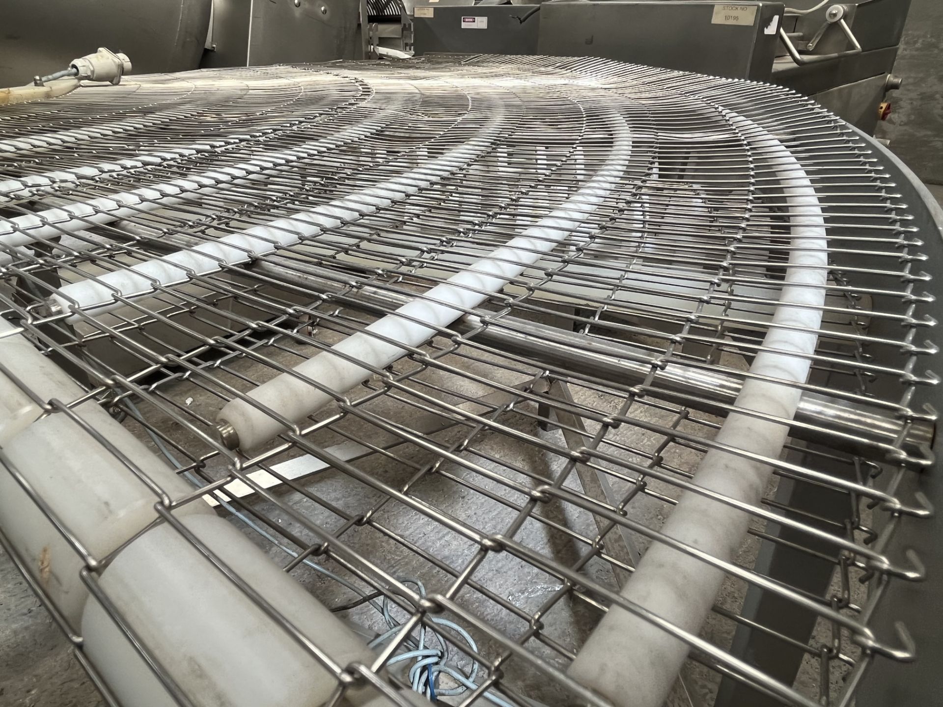 90 DEGREES WIRE BELT CONVEYER (1058) - Image 4 of 6